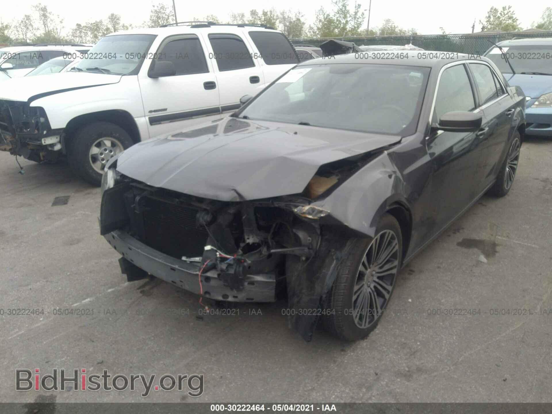 2013 CHRYSLER 300 - VIN: 2C3CCABT1DH630584 - Фото 2
