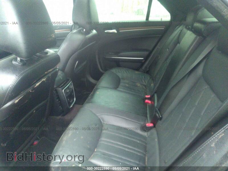 2017 Chrysler 300 (VIN 2C3CCASG7HH513486) — photo 8 of 12