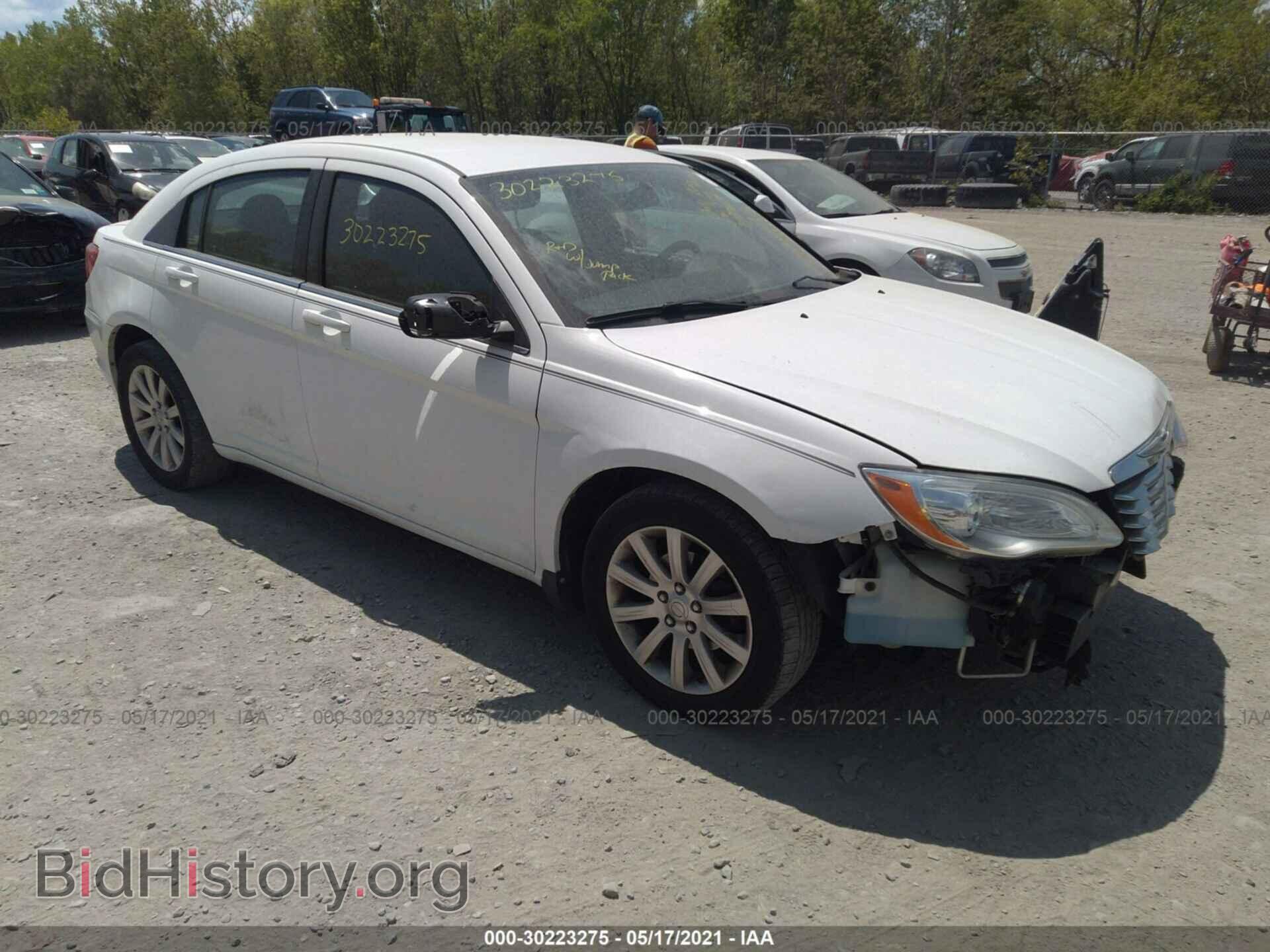 Photo 1C3BC1FB3BN549748 - CHRYSLER 200 2011