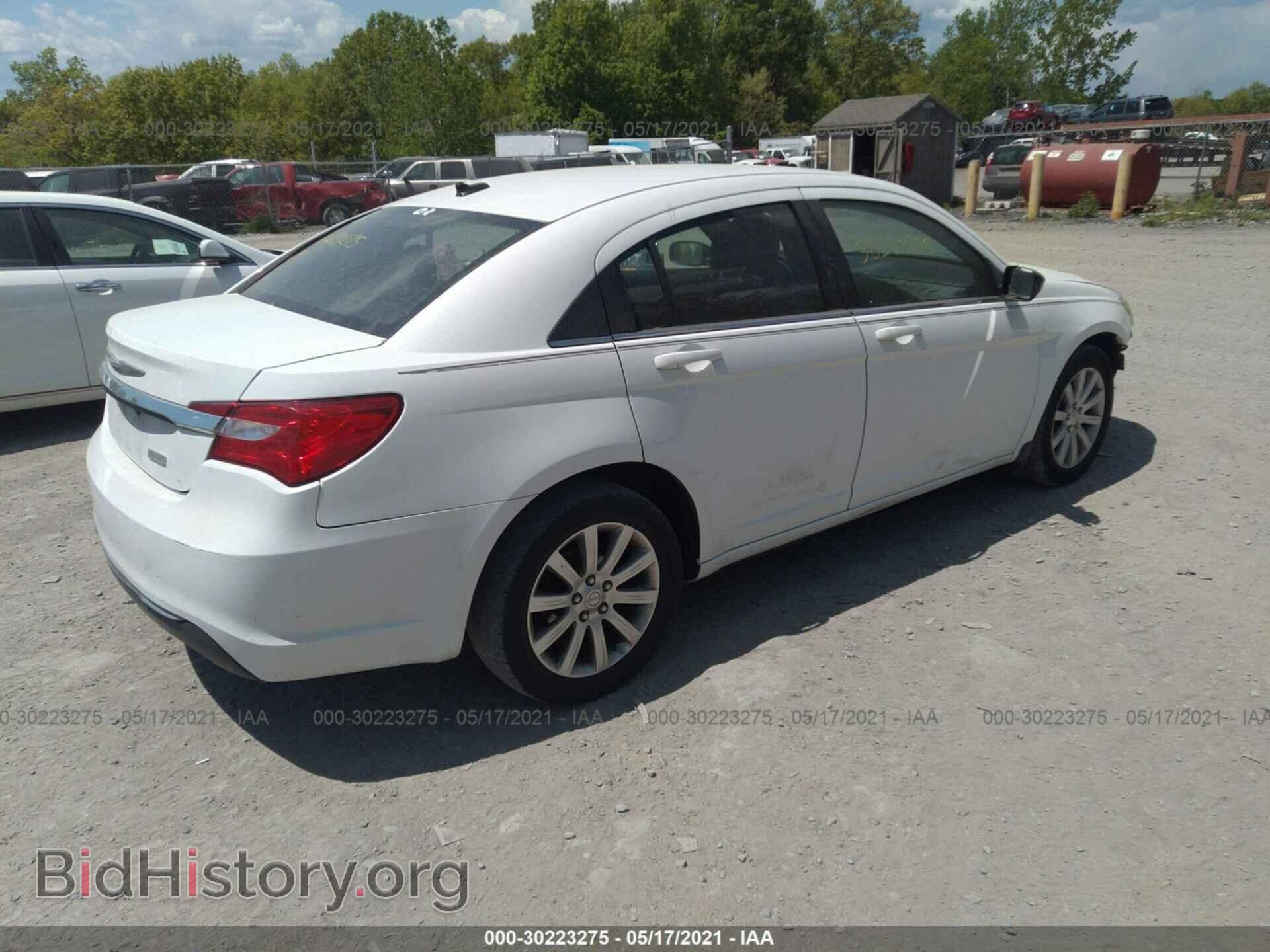 2011 CHRYSLER 200 - VIN: 1C3BC1FB3BN549748 - Фото 4