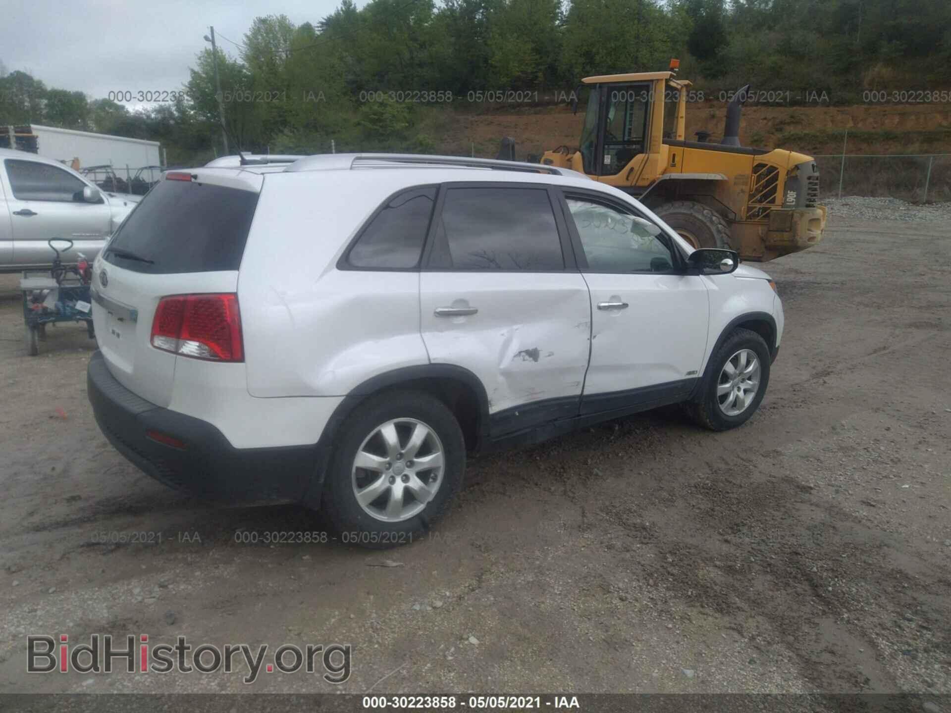 2012 KIA SORENTO - VIN: 5XYKTDA20CG297745 - Фото 4