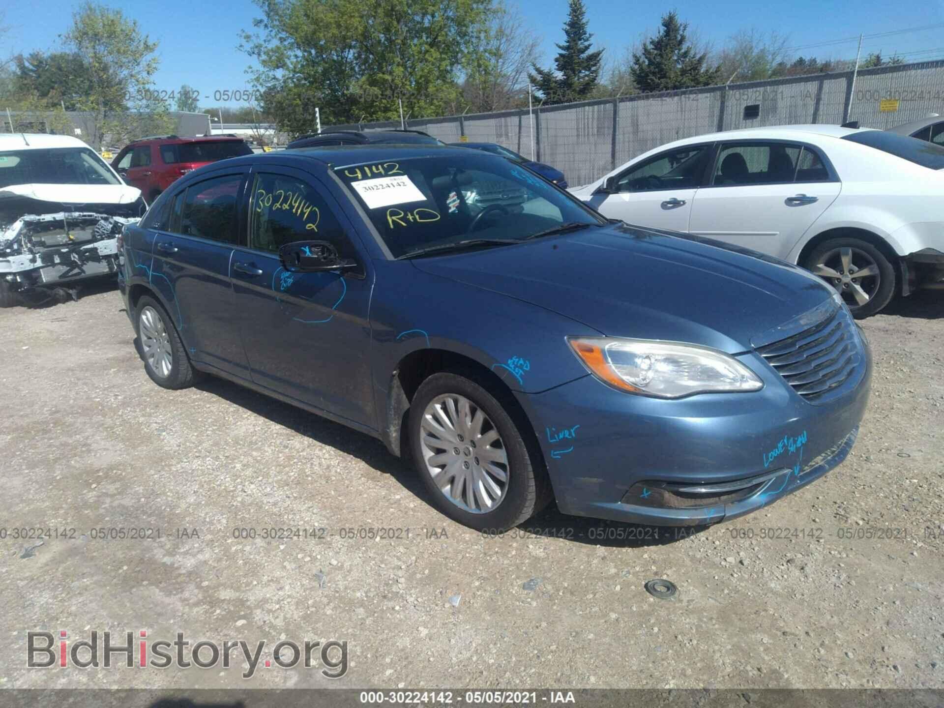 Photo 1C3BC1FB3BN539639 - CHRYSLER 200 2011