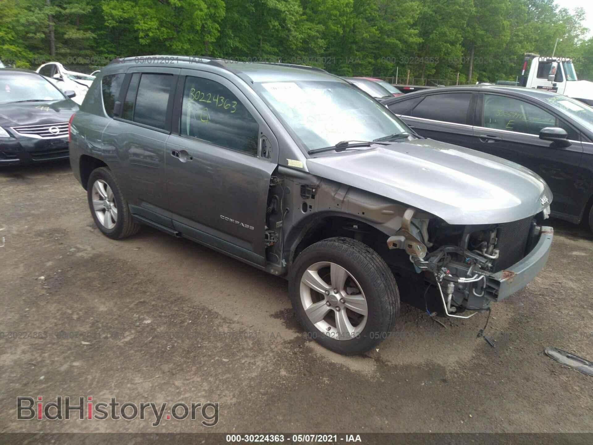 Photo 1J4NT1FB8BD246599 - JEEP COMPASS 2011