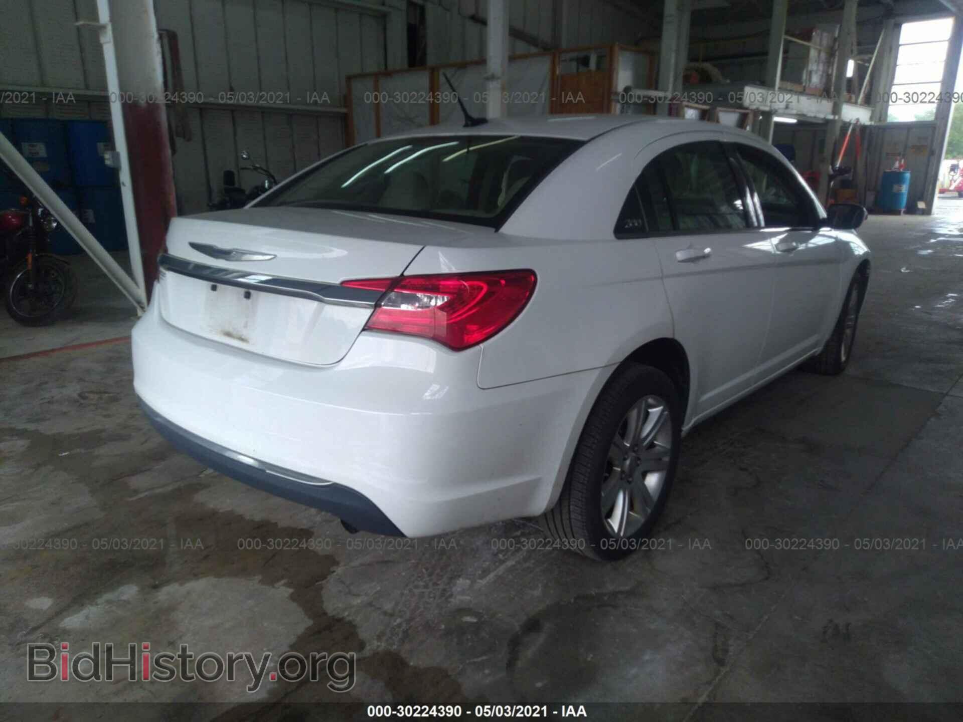 2013 CHRYSLER 200 - VIN: 1C3CCBAB1DN705449 - Фото 4