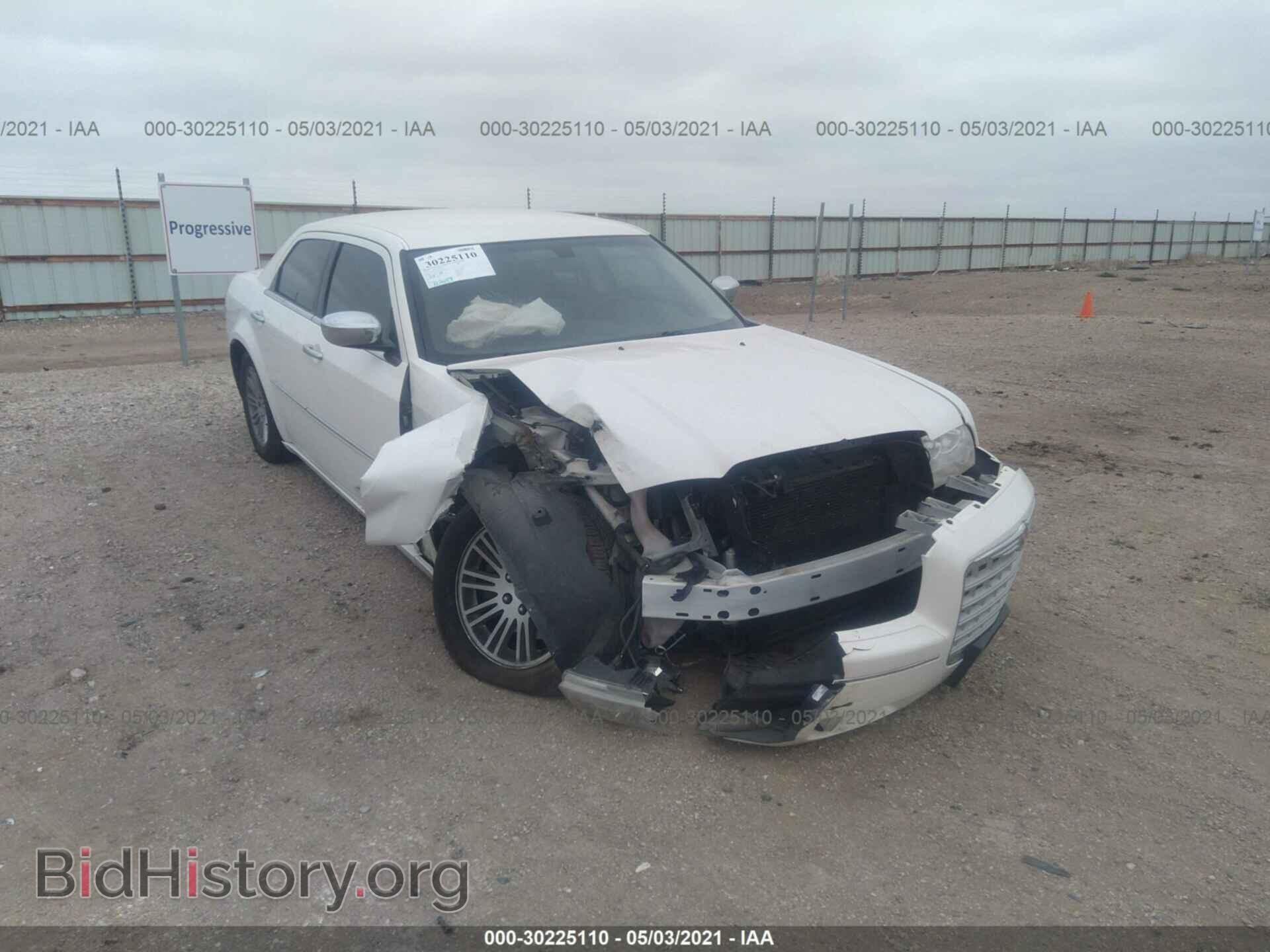 2010 CHRYSLER 300 - VIN: 2C3CA5CV2AH152054 - Фото 6