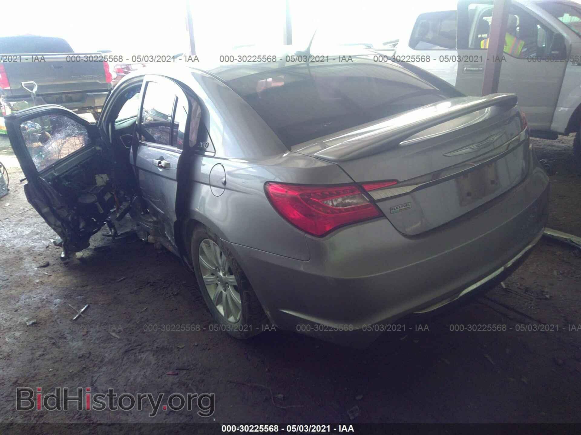2013 CHRYSLER 200 - VIN: 1C3CCBBG0DN678464 - Фото 3