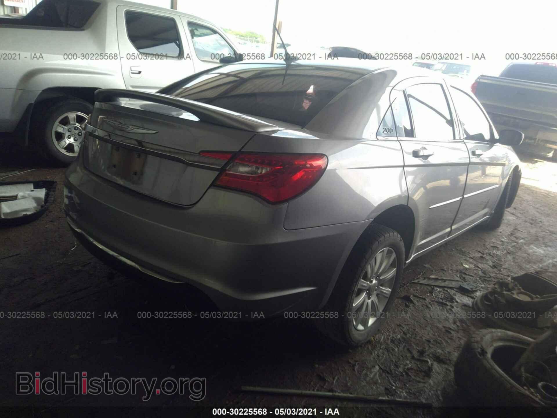 2013 CHRYSLER 200 - VIN: 1C3CCBBG0DN678464 - Фото 4