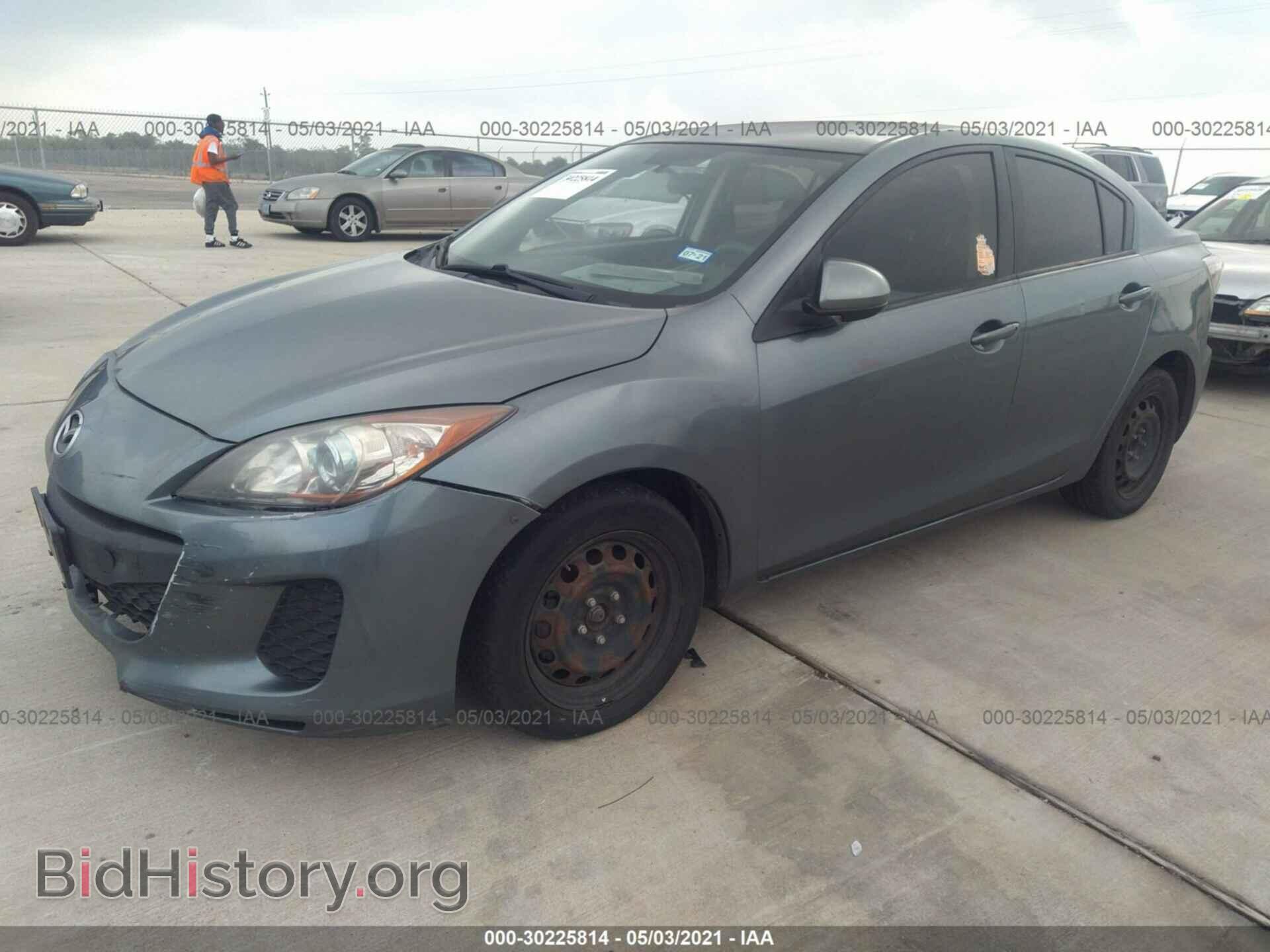 2013 MAZDA MAZDA3 - VIN: JM1BL1U79D1786779 - Фото 2