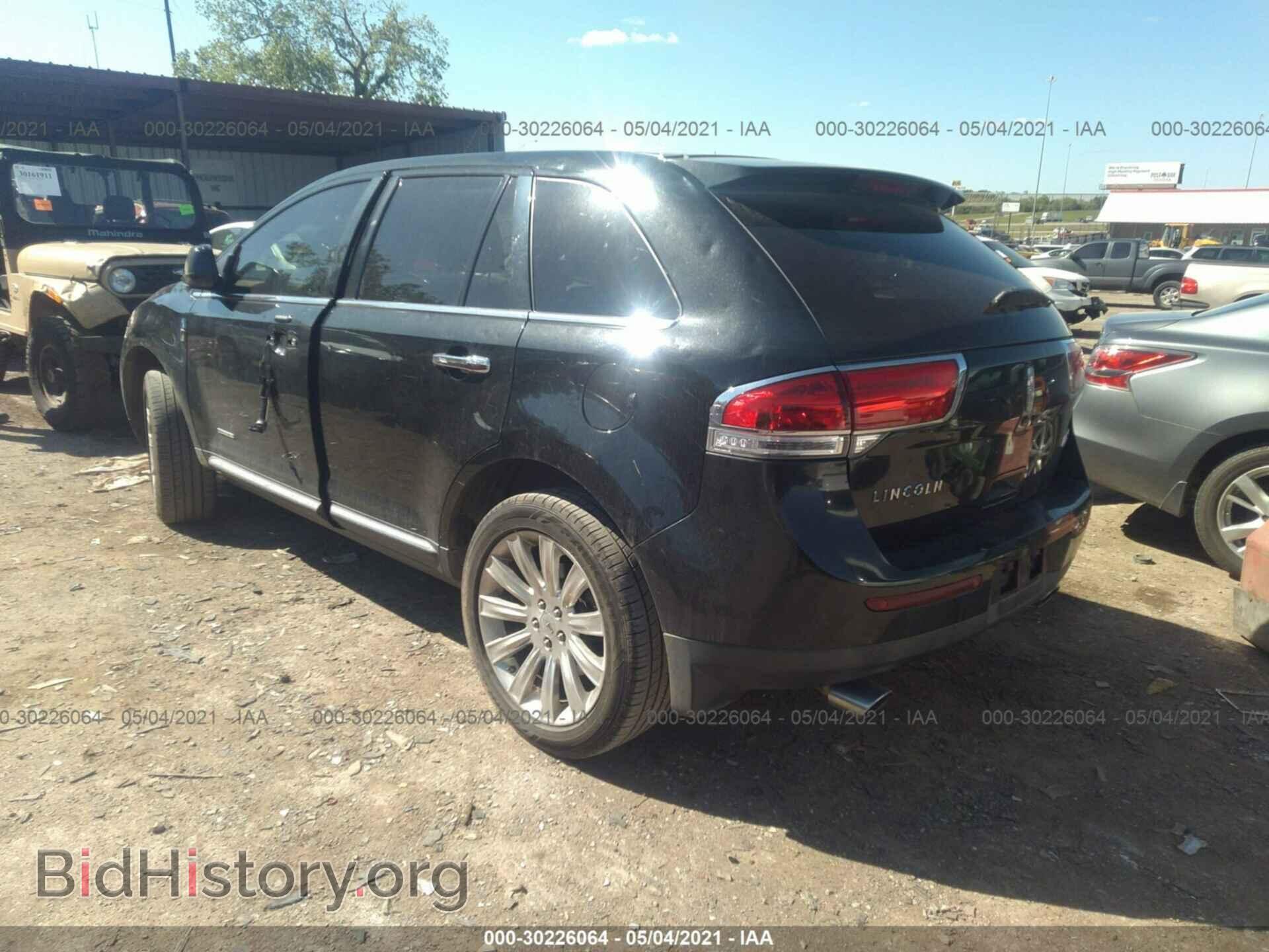 2011 LINCOLN MKX - VIN: 2LMDJ6JK0BBJ14664 - Photo 3