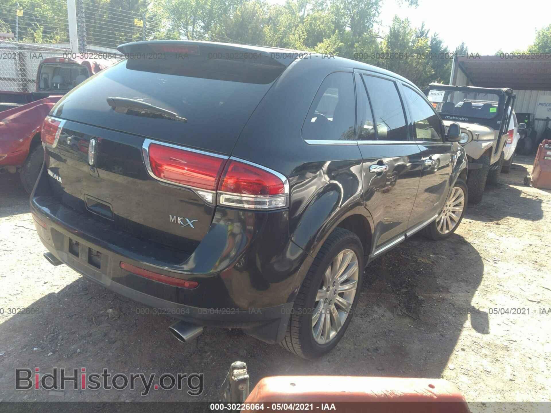 2011 LINCOLN MKX - VIN: 2LMDJ6JK0BBJ14664 - Photo 4