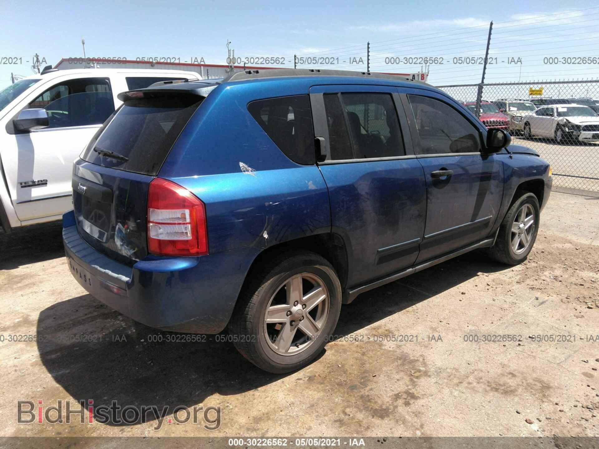 2009 JEEP COMPASS - VIN: 1J4FF47B39D217937 - Фото 4