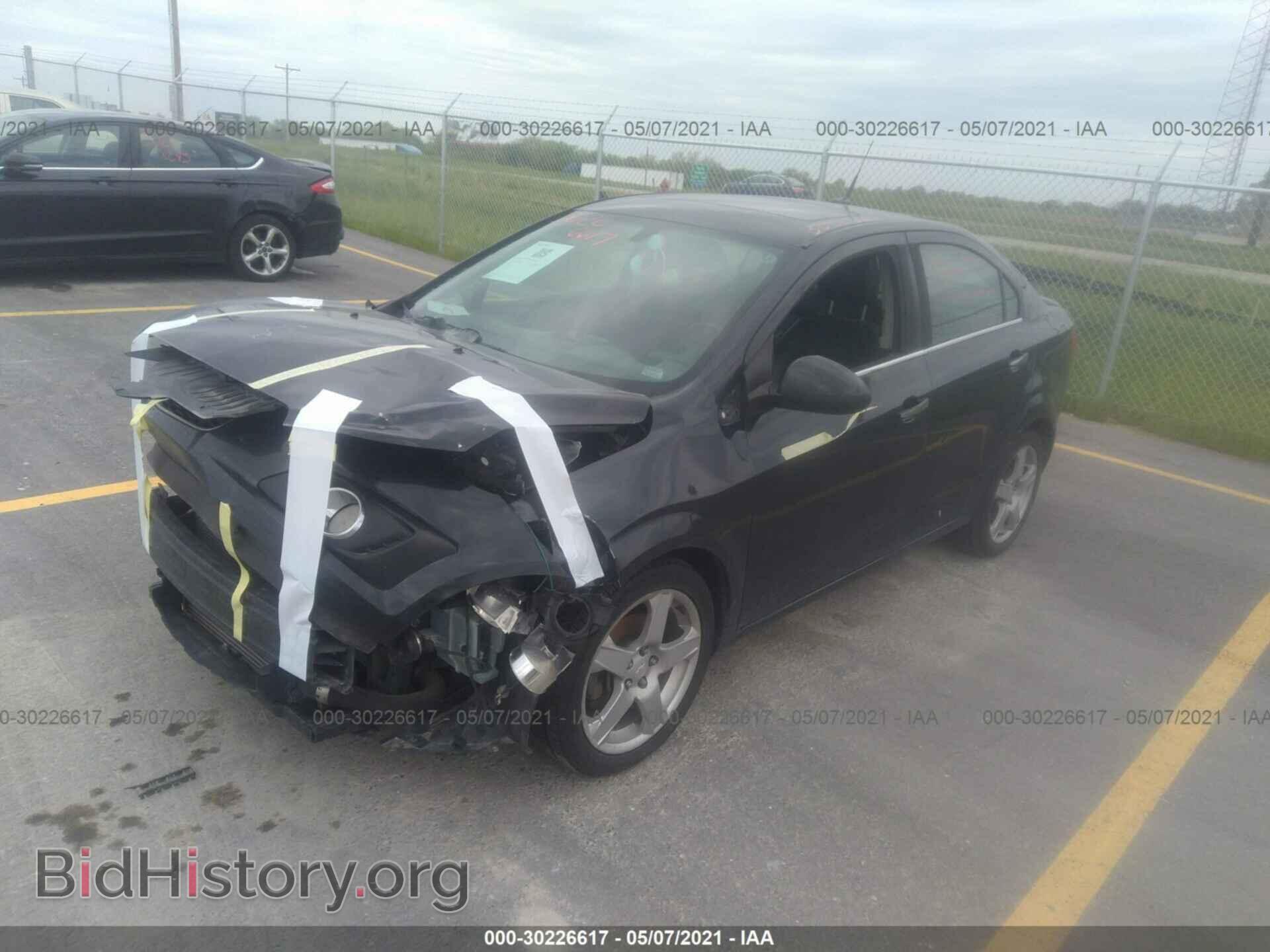 2014 CHEVROLET SONIC - VIN: 1G1JE5SB5E4228196 - Фото 2
