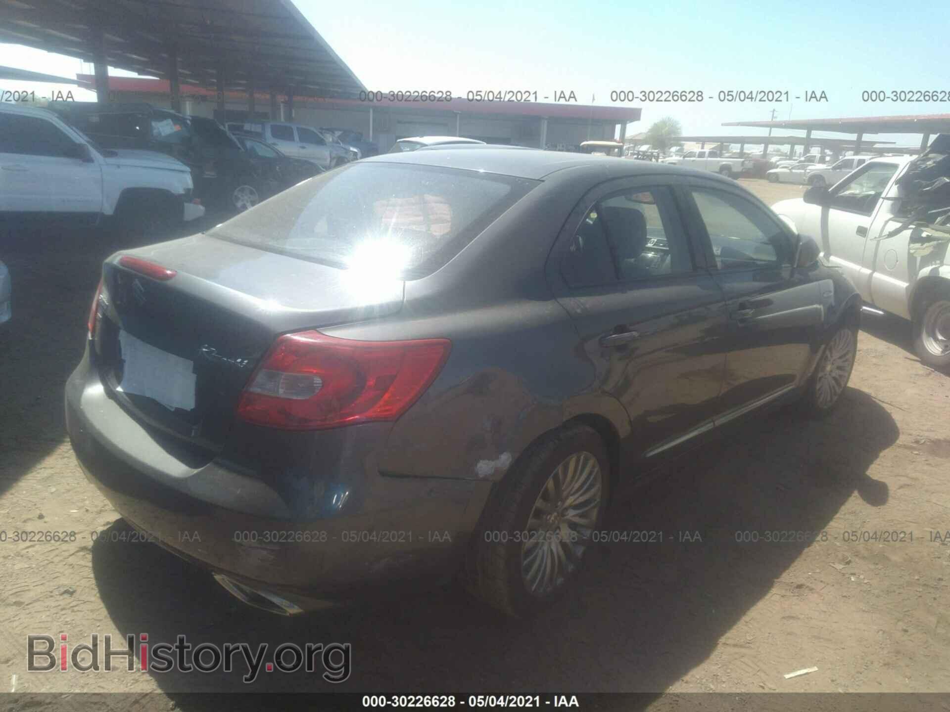 2010 SUZUKI KIZASHI - VIN: JS2RF9A73A6100362 - Photo 4