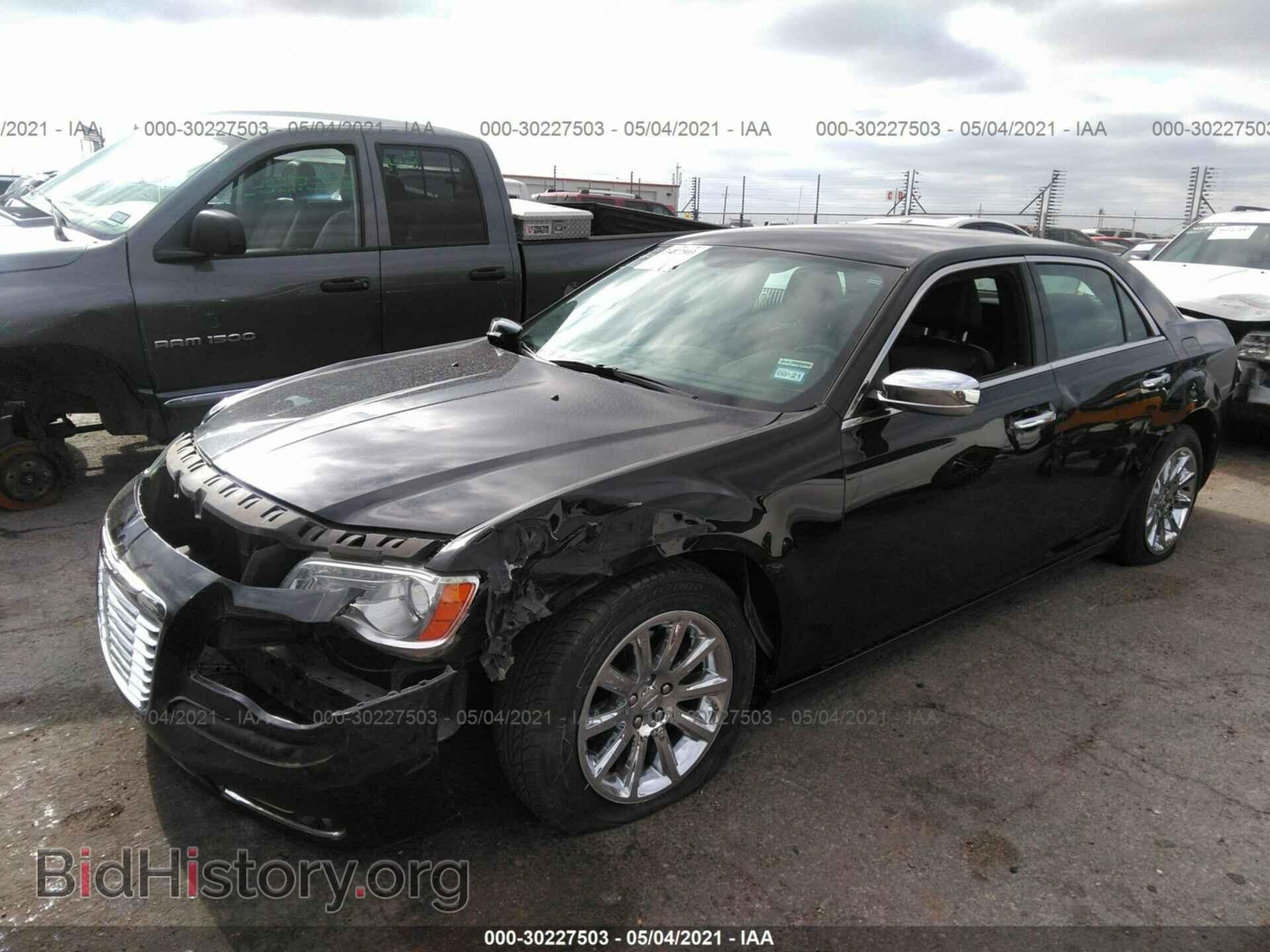 2014 CHRYSLER 300 - VIN: 2C3CCAEG5EH252804 - Фото 2