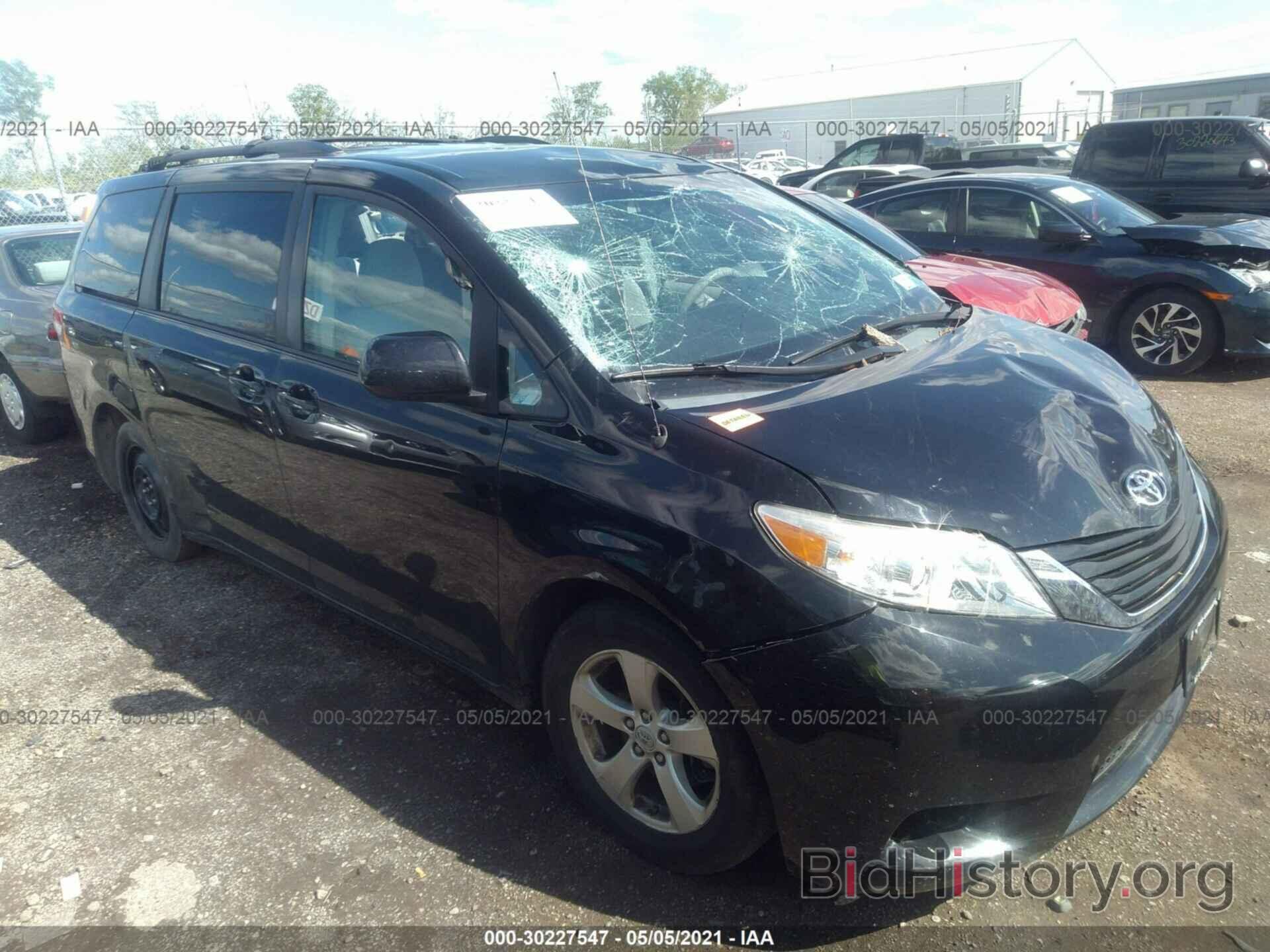 Фотография 5TDKK3DC0BS043908 - TOYOTA SIENNA 2011