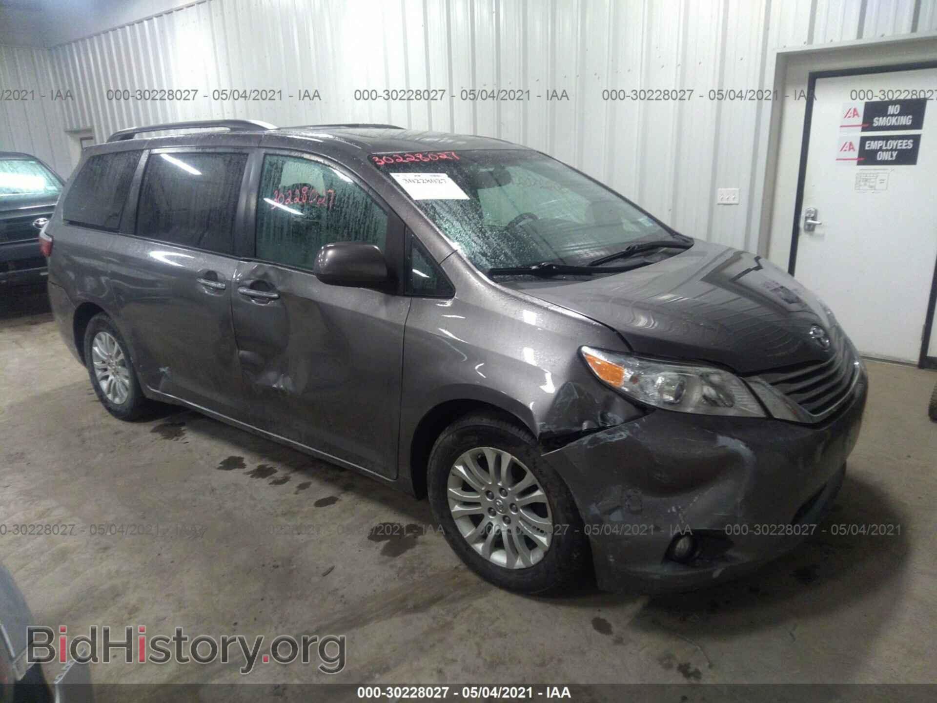 Фотография 5TDYZ3DC6HS860119 - TOYOTA SIENNA 2017