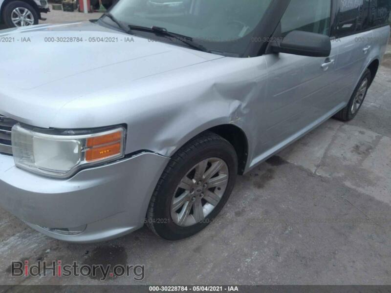 2010 Ford FLEX (VIN 2FMGK5BC8ABA14589) — photo 6 of 11
