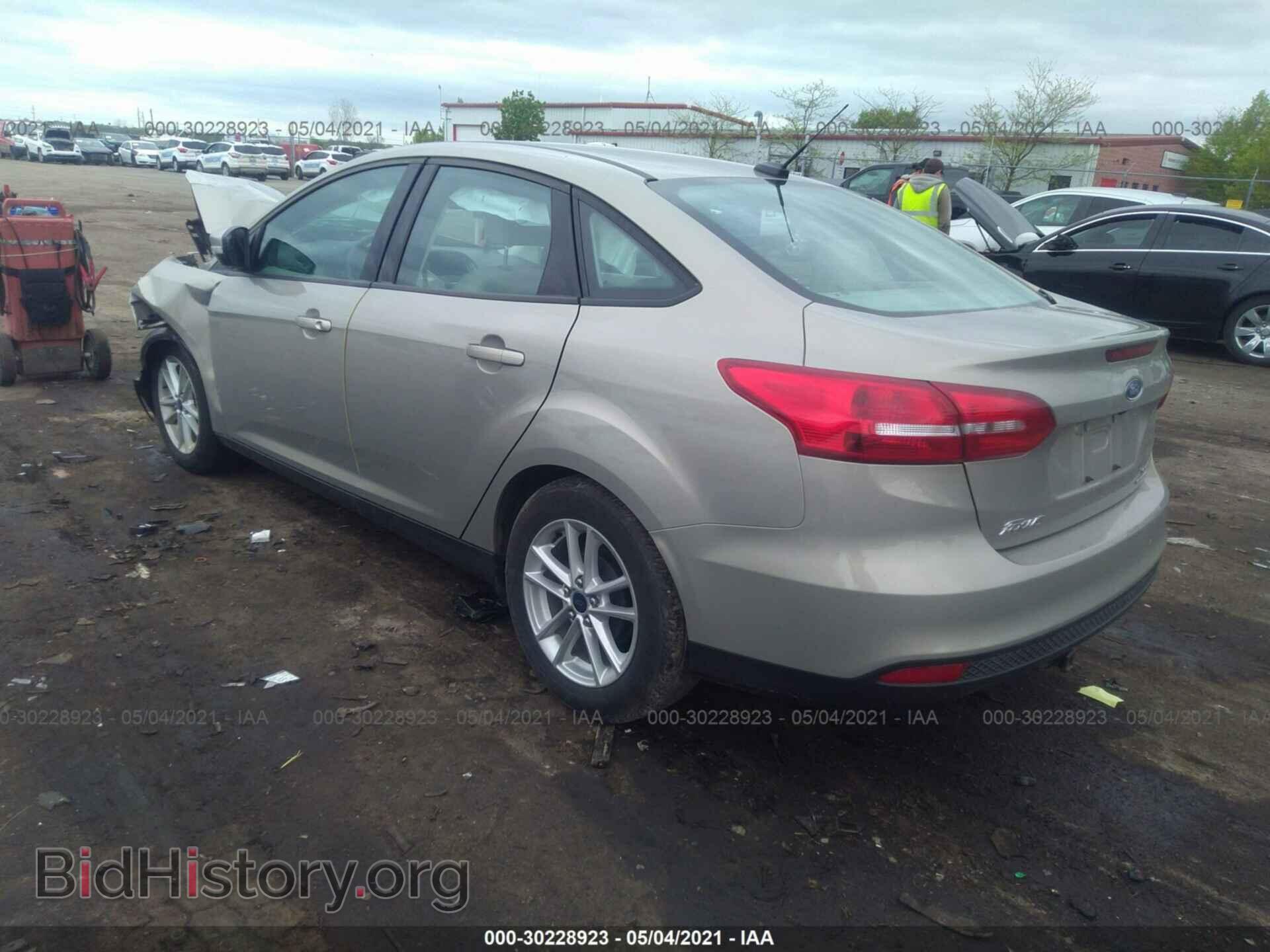 2016 FORD FOCUS - VIN: 1FADP3F2XGL252084 - Фото 3