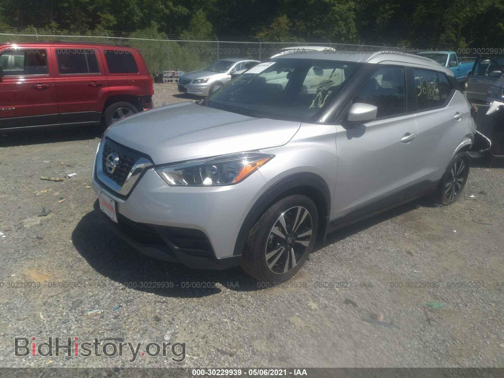 2019 NISSAN KICKS - VIN: 3N1CP5CU3KL470584 - Фото 2