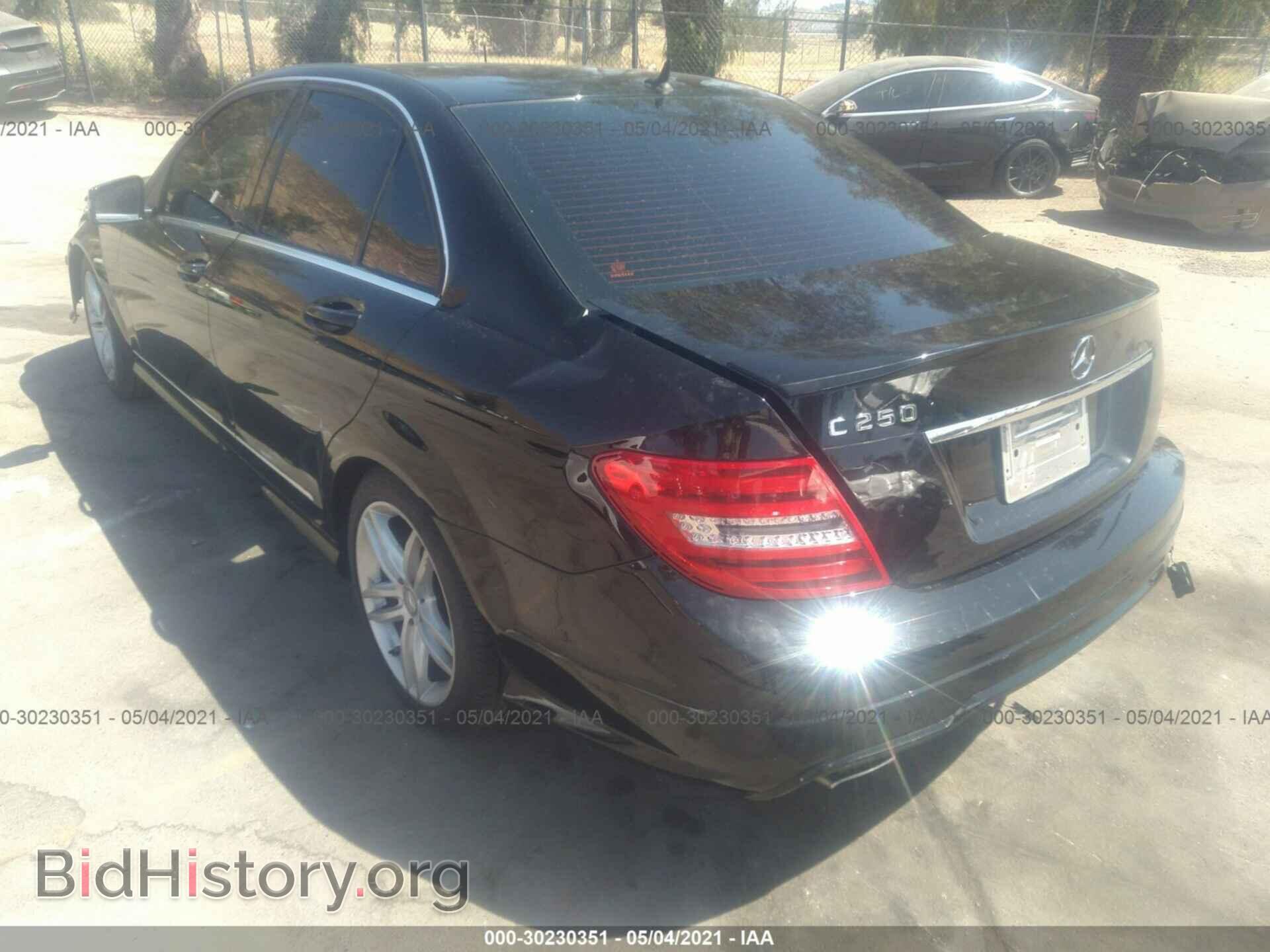 2013 MERCEDES-BENZ C-CLASS - VIN: WDDGF4HB8DA809889 - Фото 3
