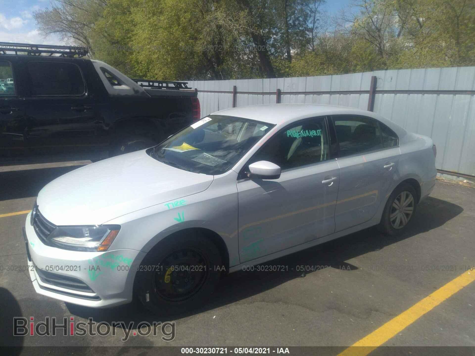 2017 VOLKSWAGEN JETTA - VIN: 3VW167AJ2HM411604 - Фото 2