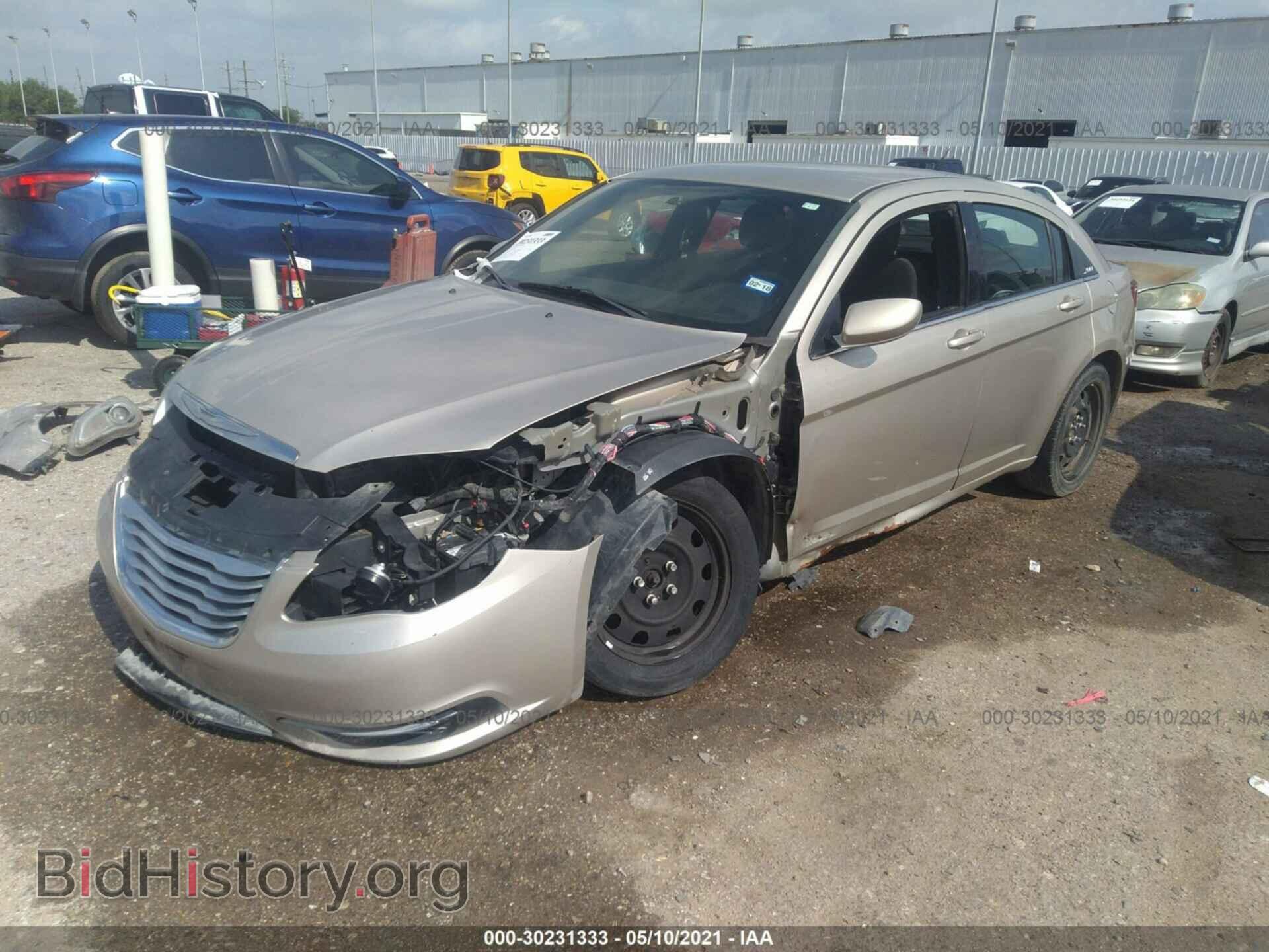 2014 CHRYSLER 200 - VIN: 1C3CCBAB9EN143091 - Photo 2