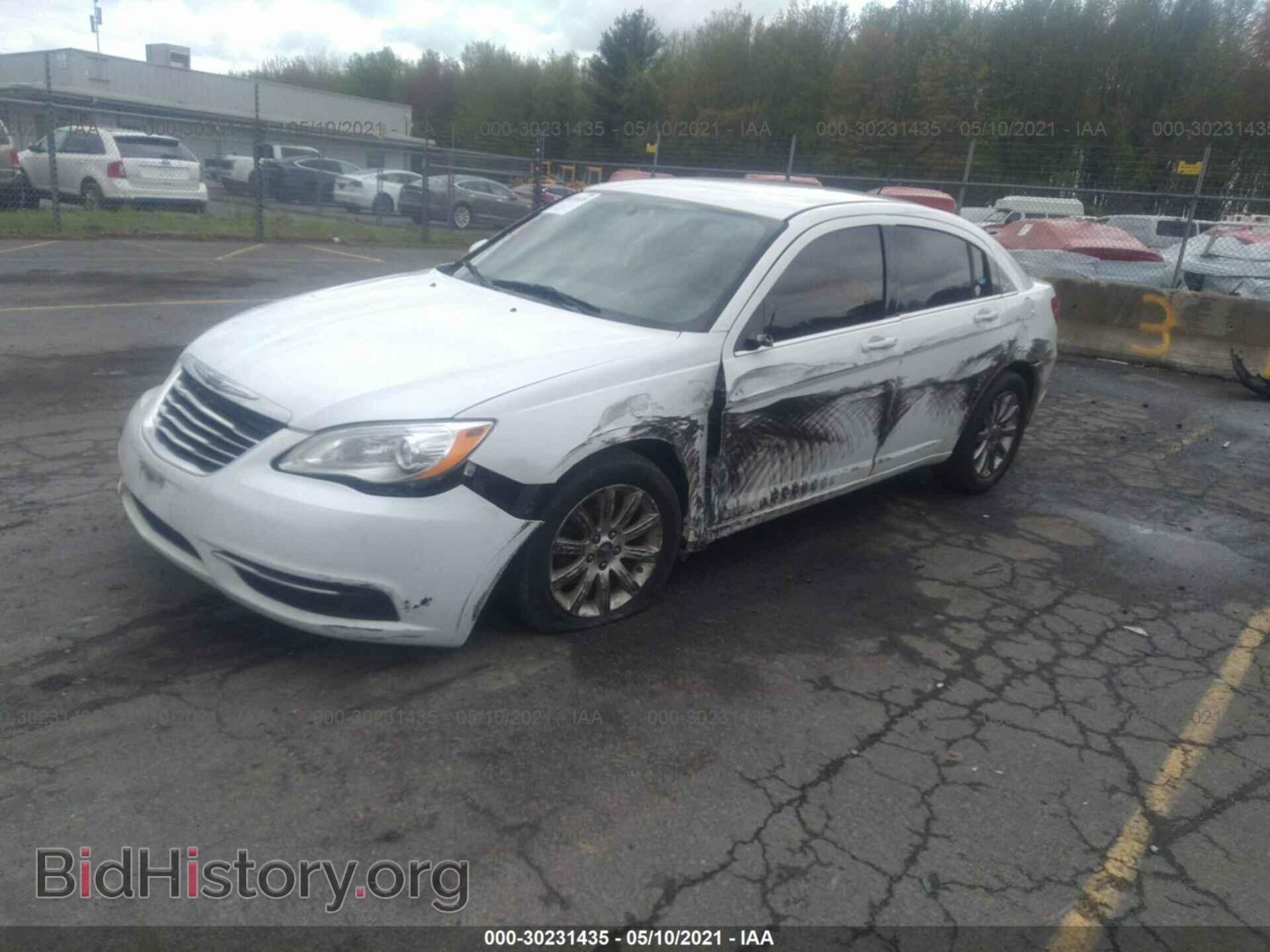 2013 CHRYSLER 200 - VIN: 1C3CCBBG5DN731613 - Photo 2