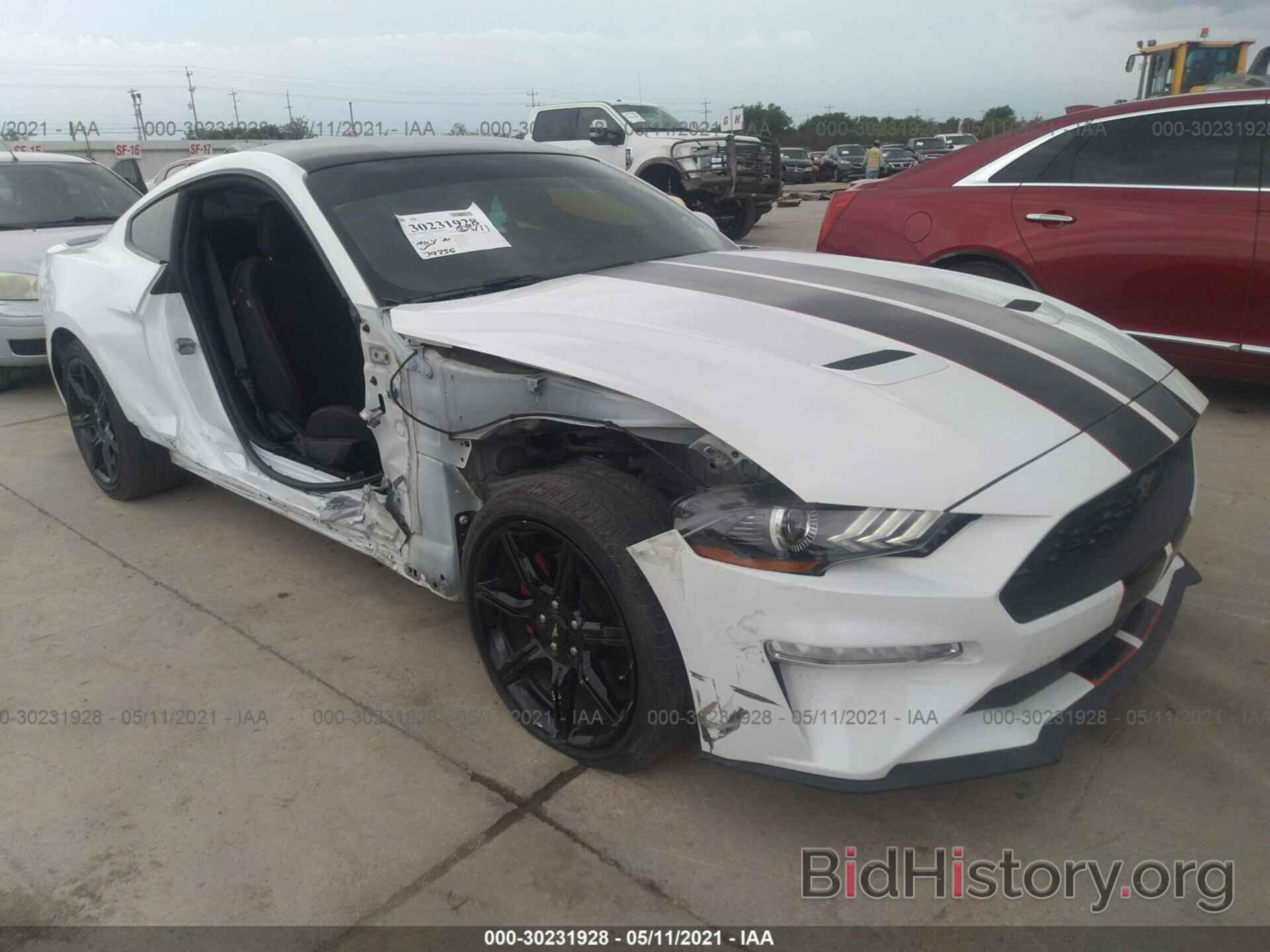 Photo 1FA6P8TH5J5137855 - FORD MUSTANG 2018
