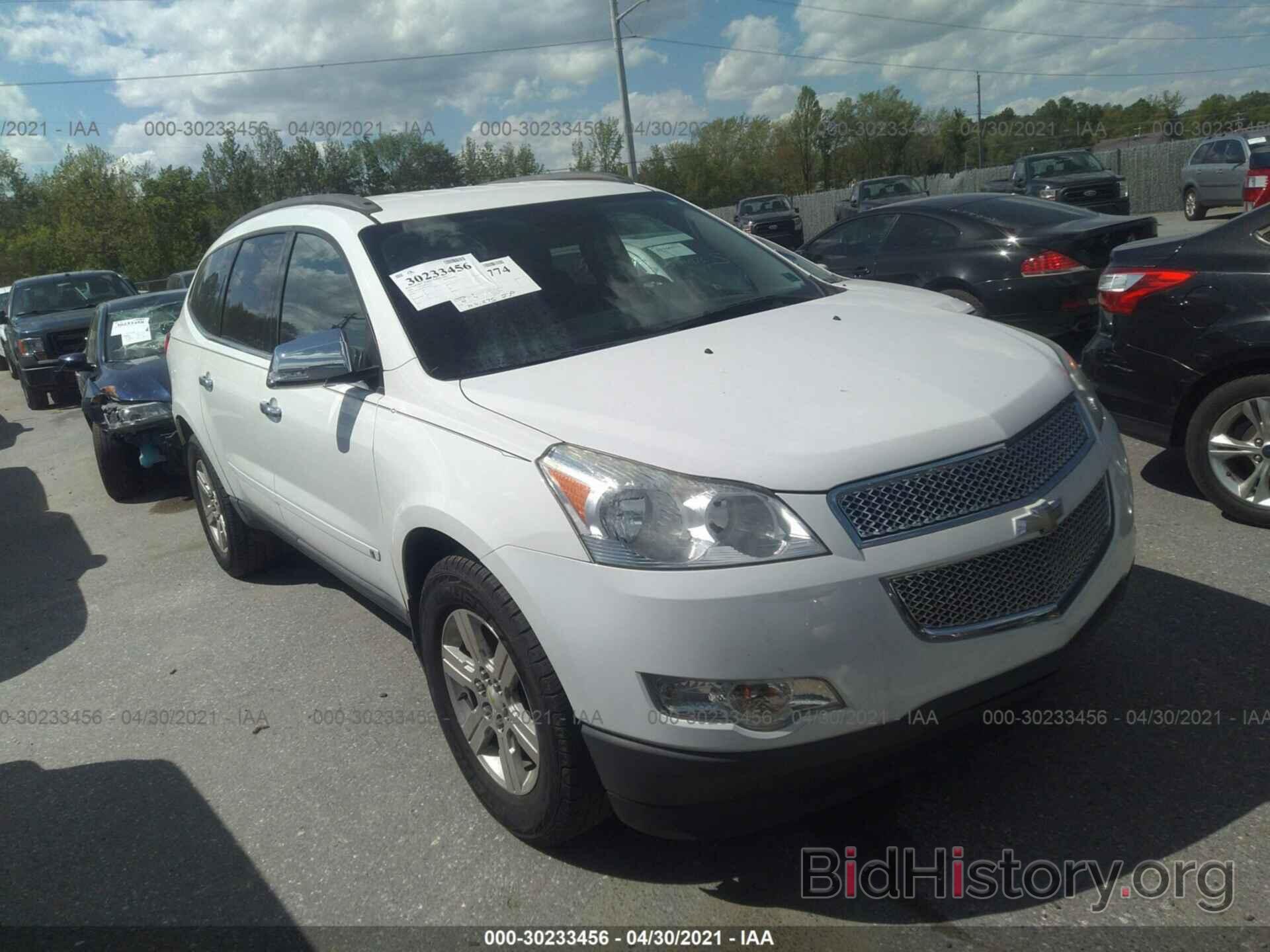Photo 1GNLVFED8AS107811 - CHEVROLET TRAVERSE 2010