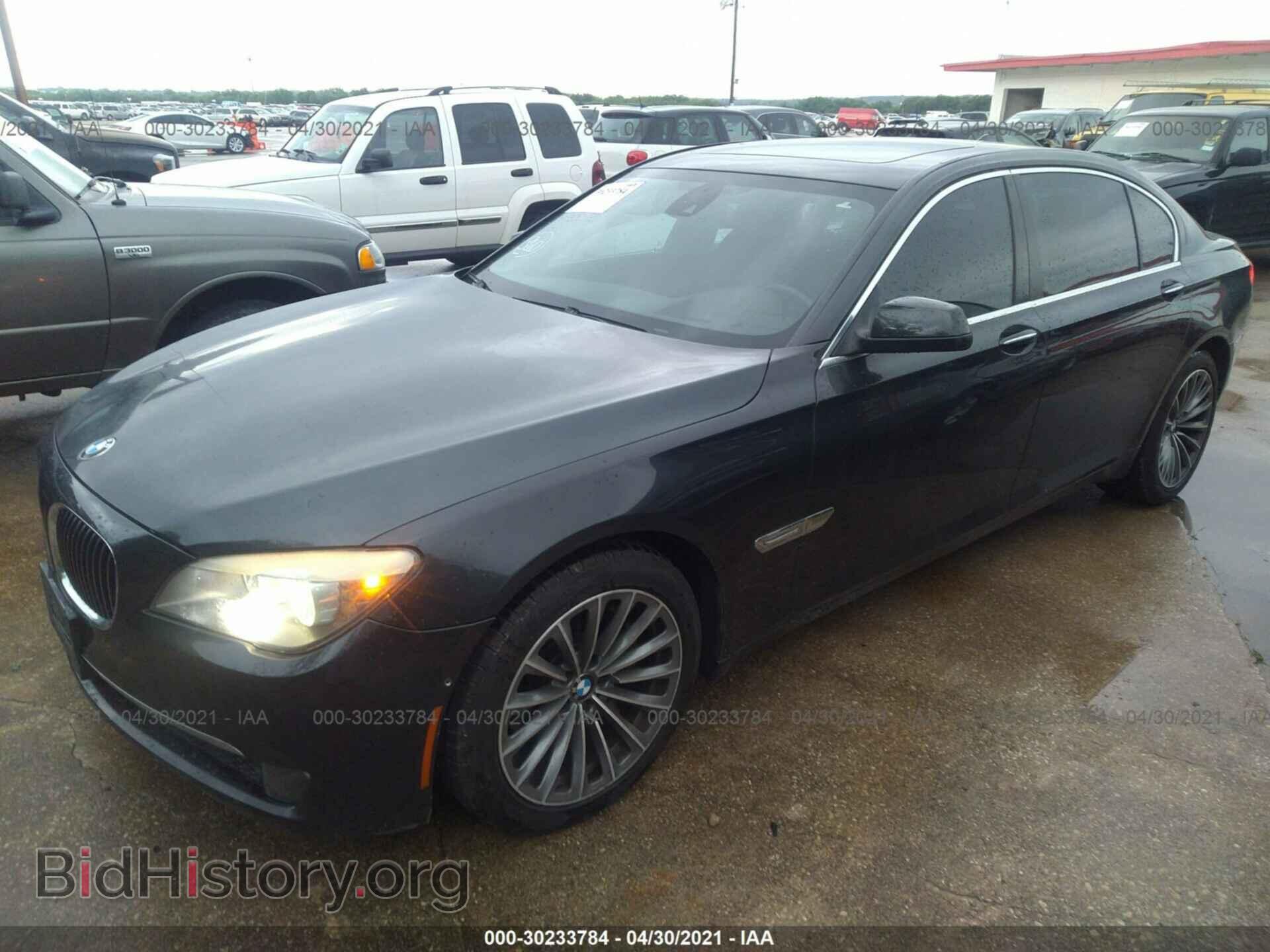 2011 BMW 7 SERIES - VIN: WBAKB4C55BC574626 - Фото 2