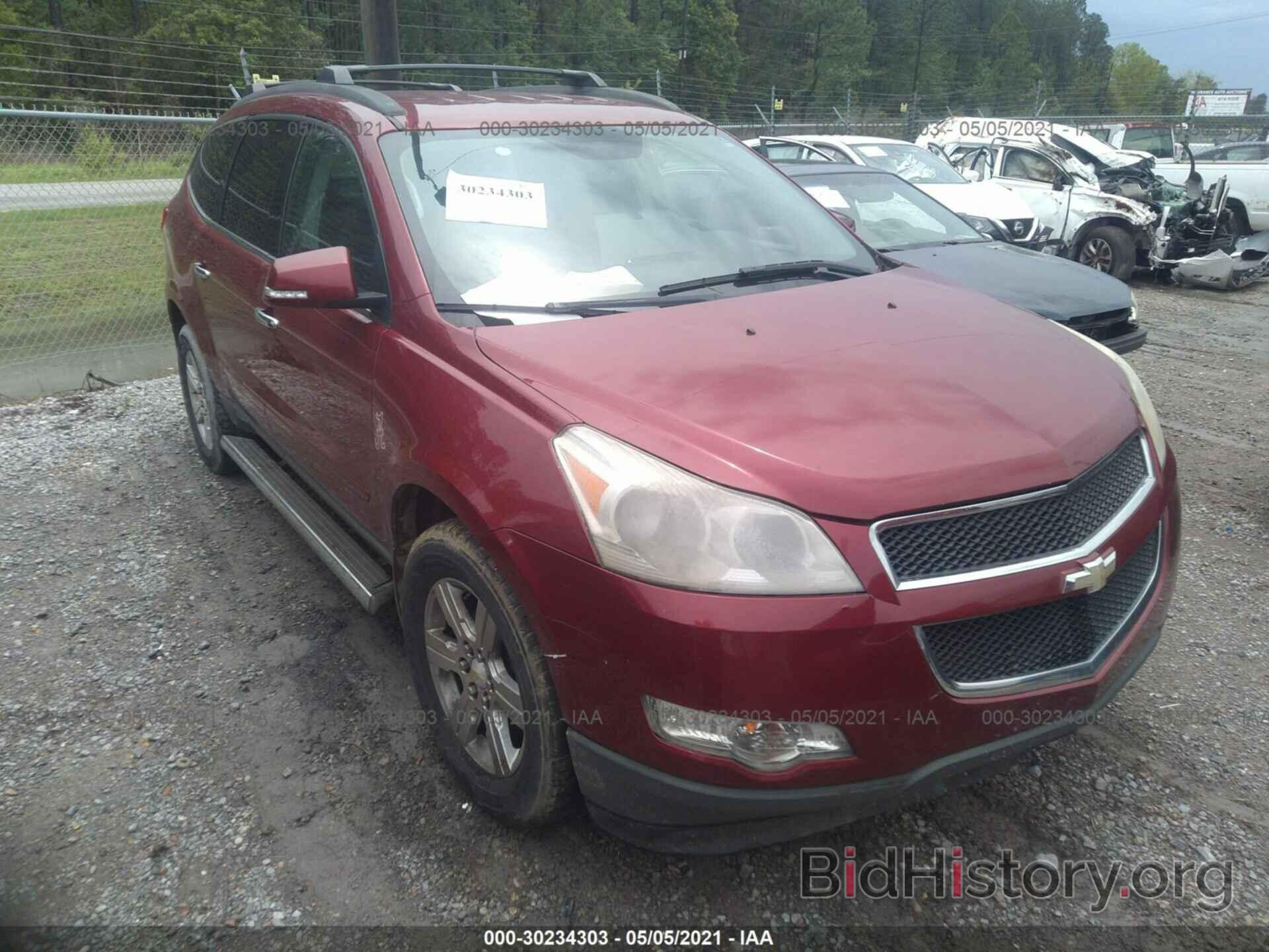 Фотография 1GNKRGED7BJ139243 - CHEVROLET TRAVERSE 2011