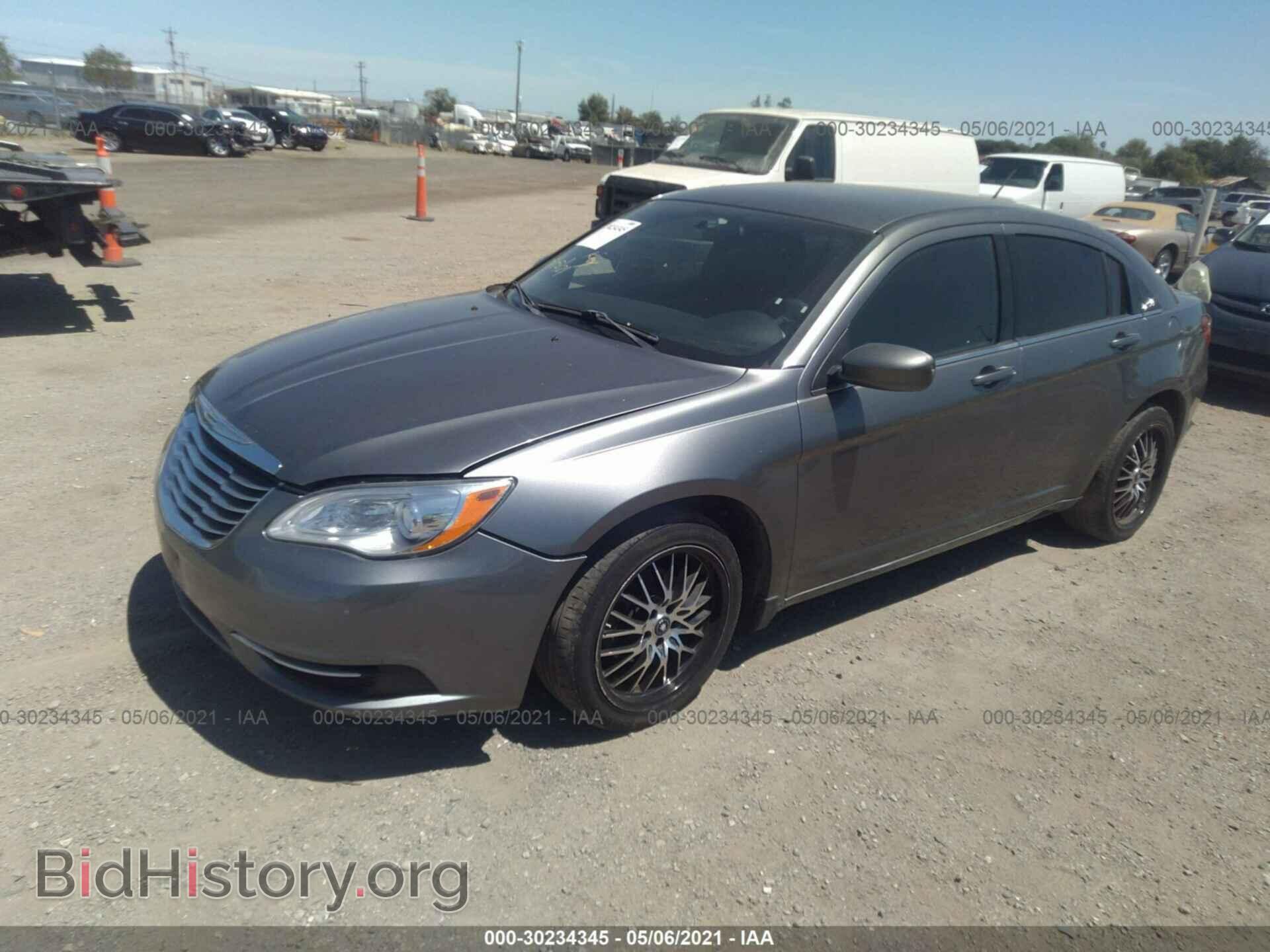 2013 CHRYSLER 200 - VIN: 1C3CCBABXDN559567 - Фото 2