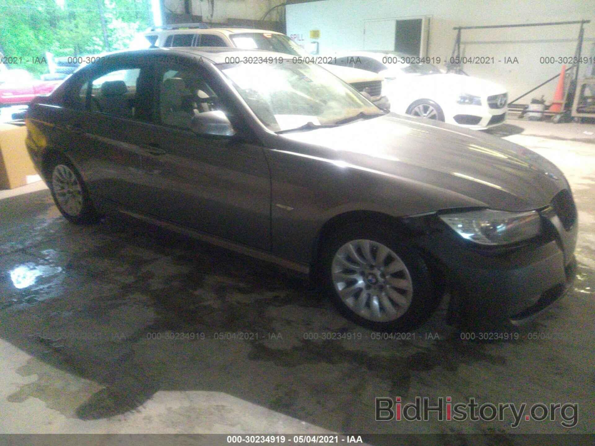 Photo WBAPH73549A171961 - BMW 3 SERIES 2009