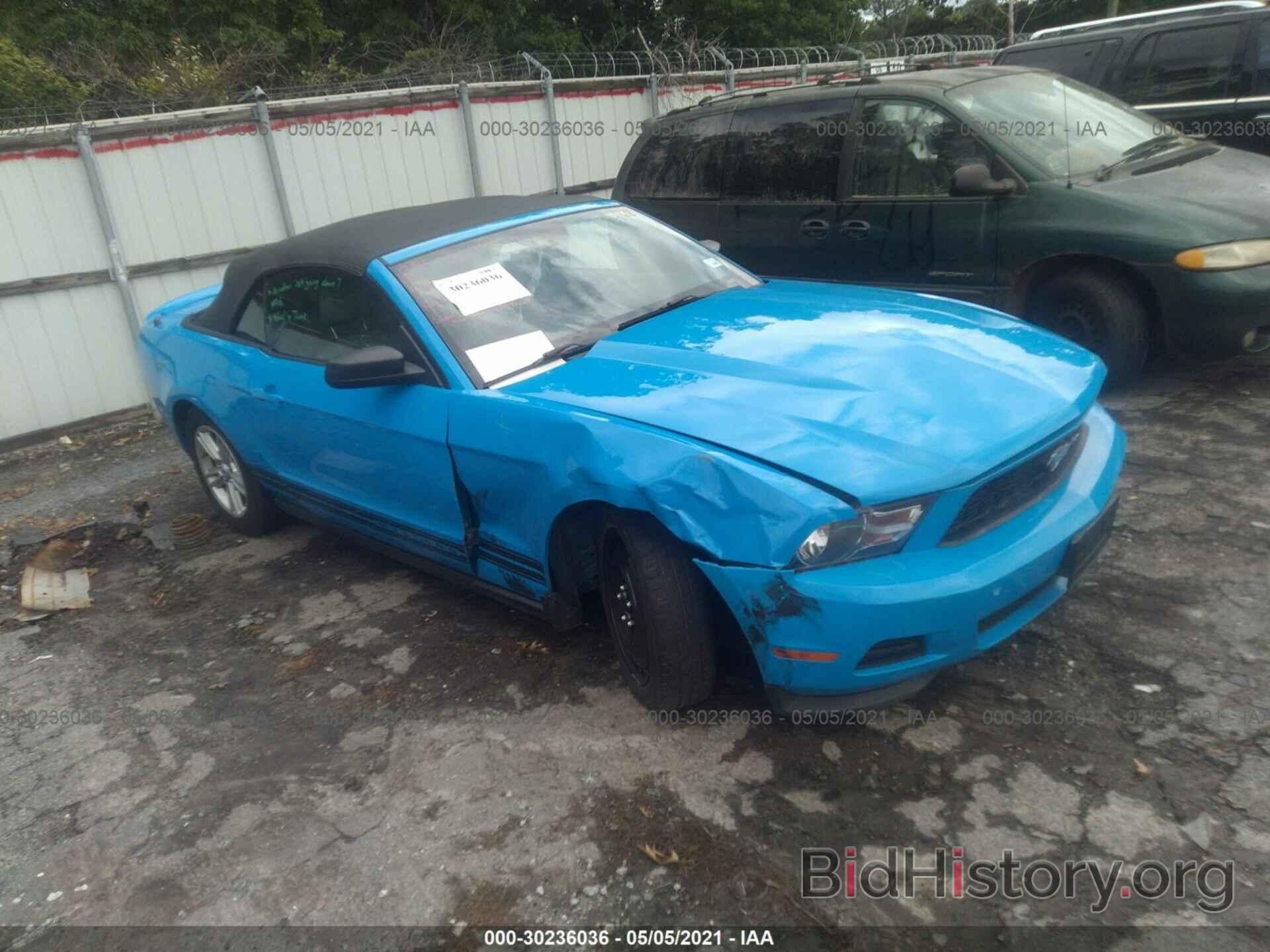 Photo 1ZVBP8EM7B5159468 - FORD MUSTANG 2011