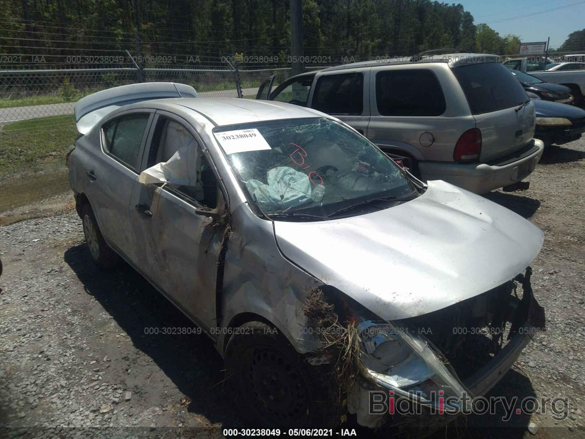 Photo 3N1CN7AP9KL813168 - NISSAN VERSA SEDAN 2019