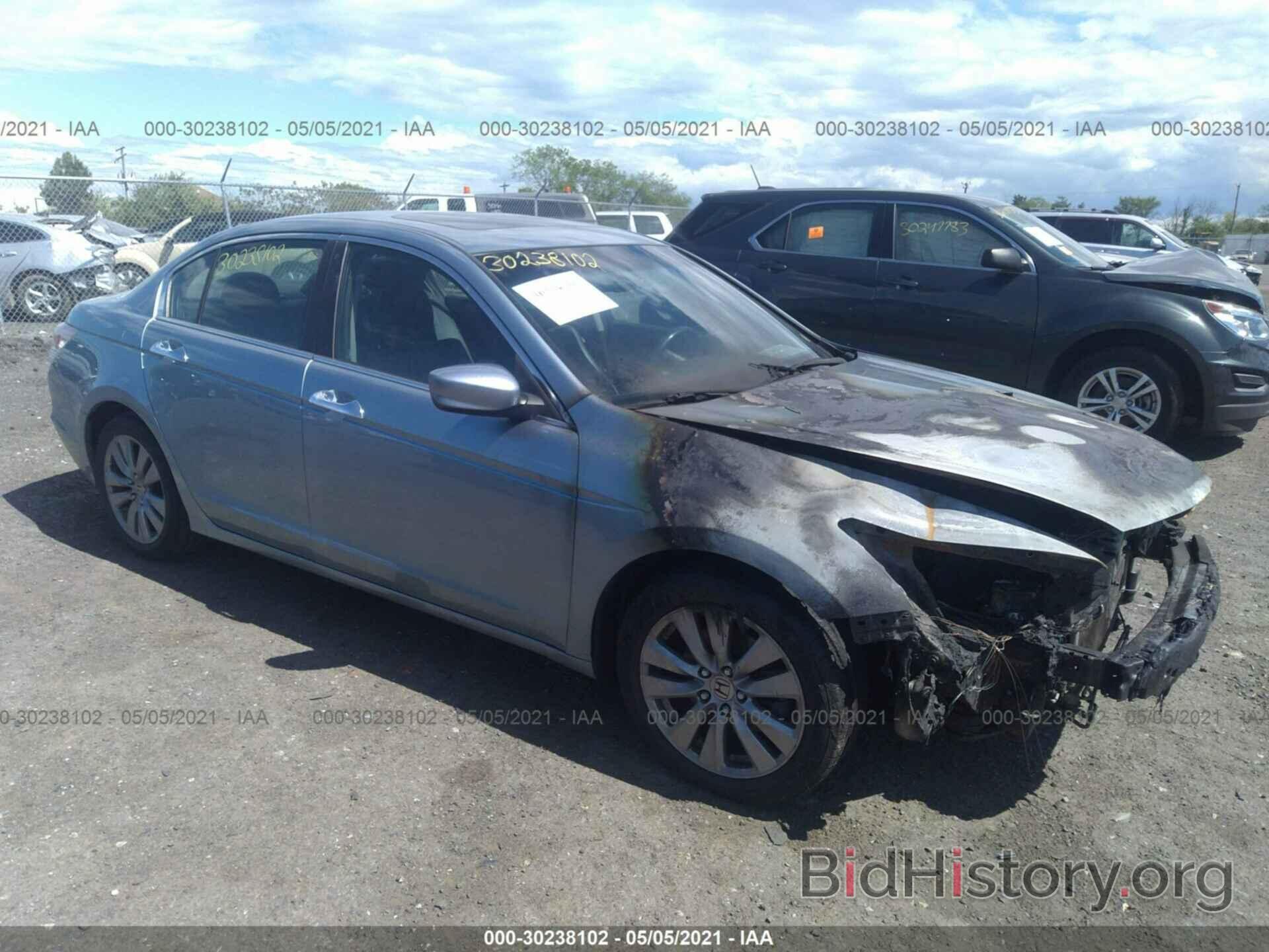 Photo 1HGCP3F87CA000066 - HONDA ACCORD SDN 2012