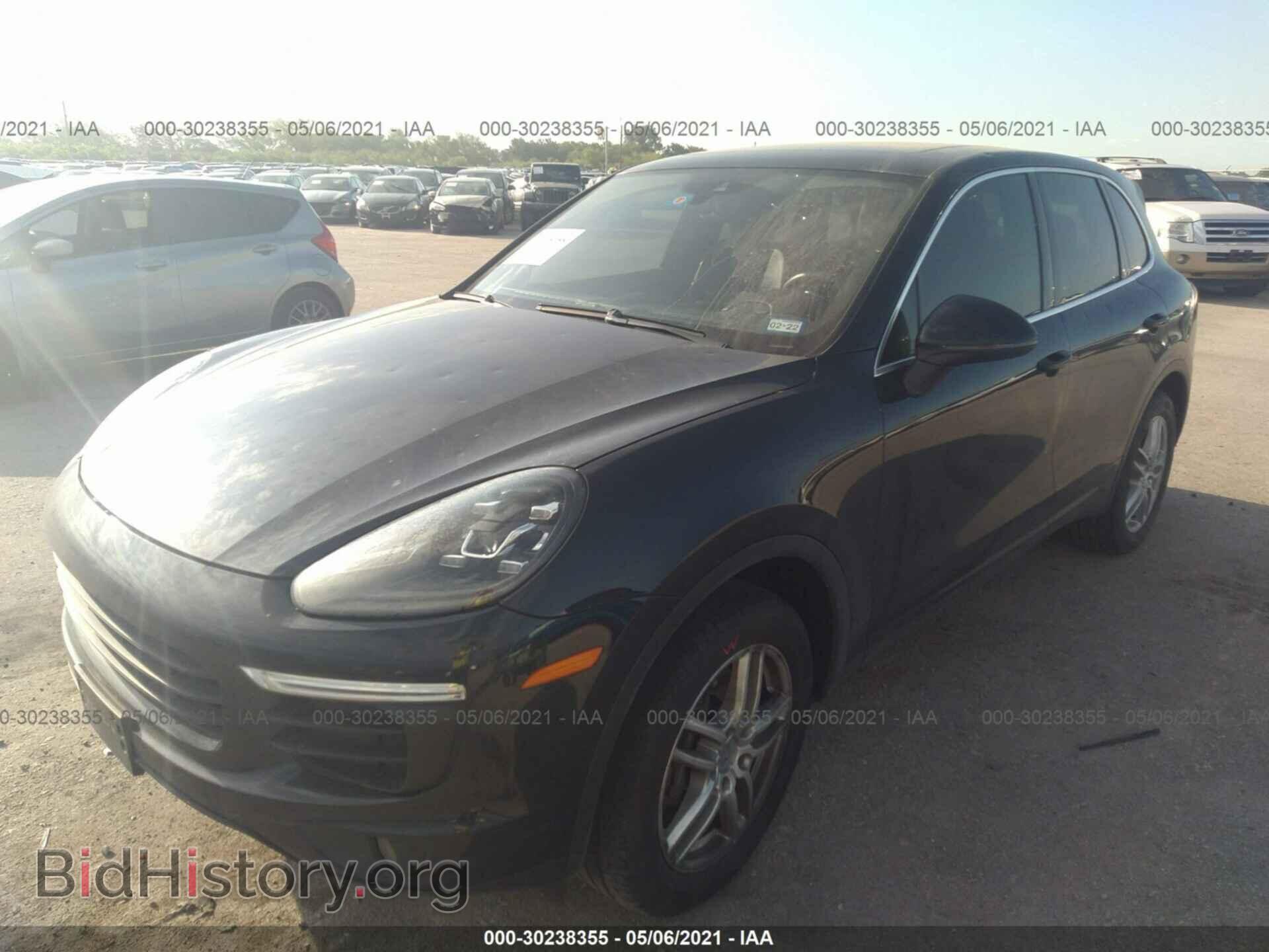 2016 PORSCHE CAYENNE - VIN: WP1AA2A29GLA02379 - Фото 2