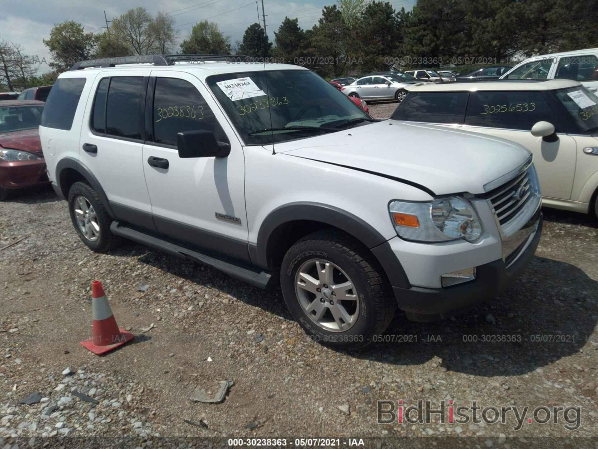 Photo 1FMEU63886UB15067 - FORD EXPLORER 2006