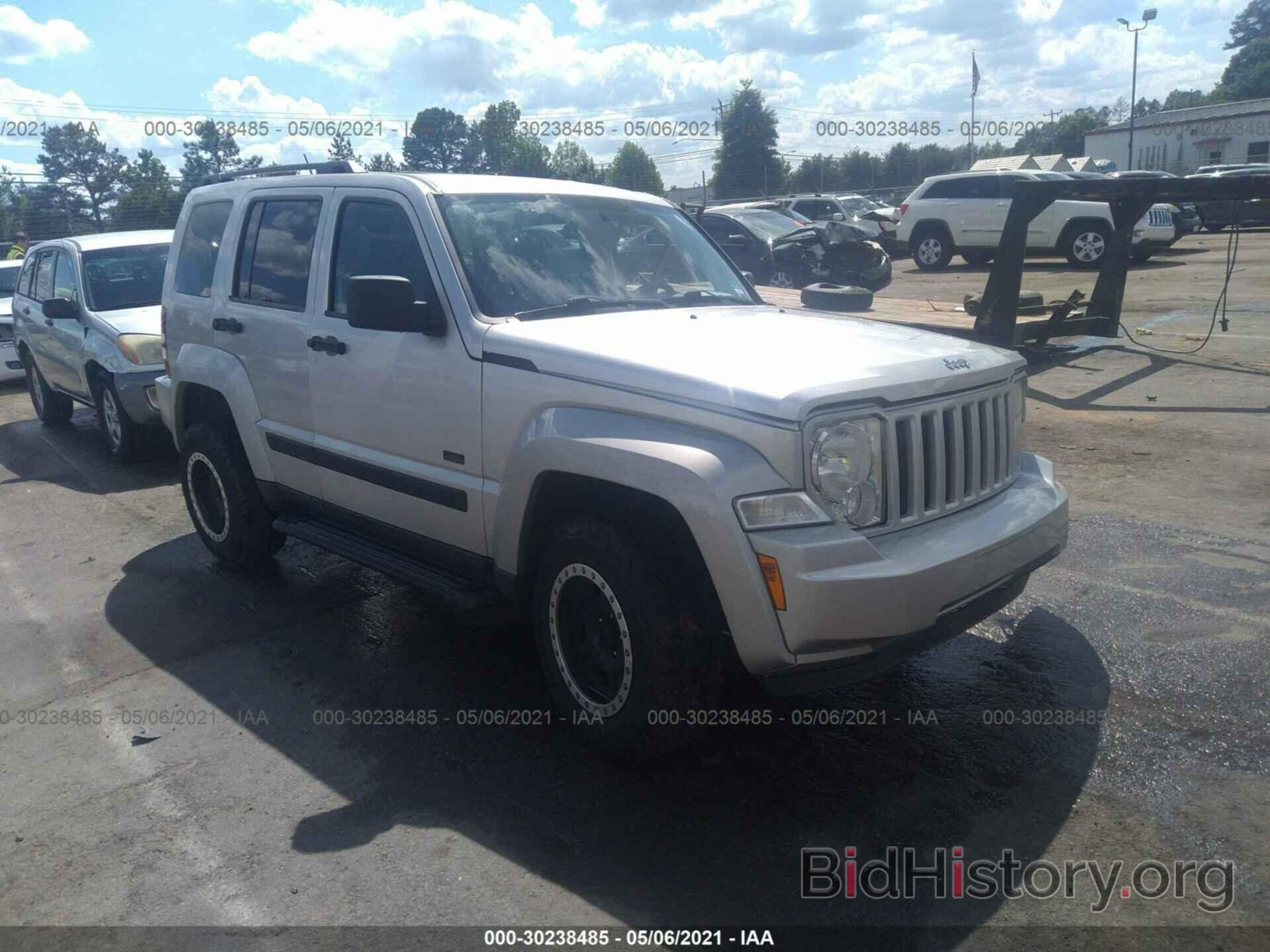 Photo 1J8GP28K89W547452 - JEEP LIBERTY 2009