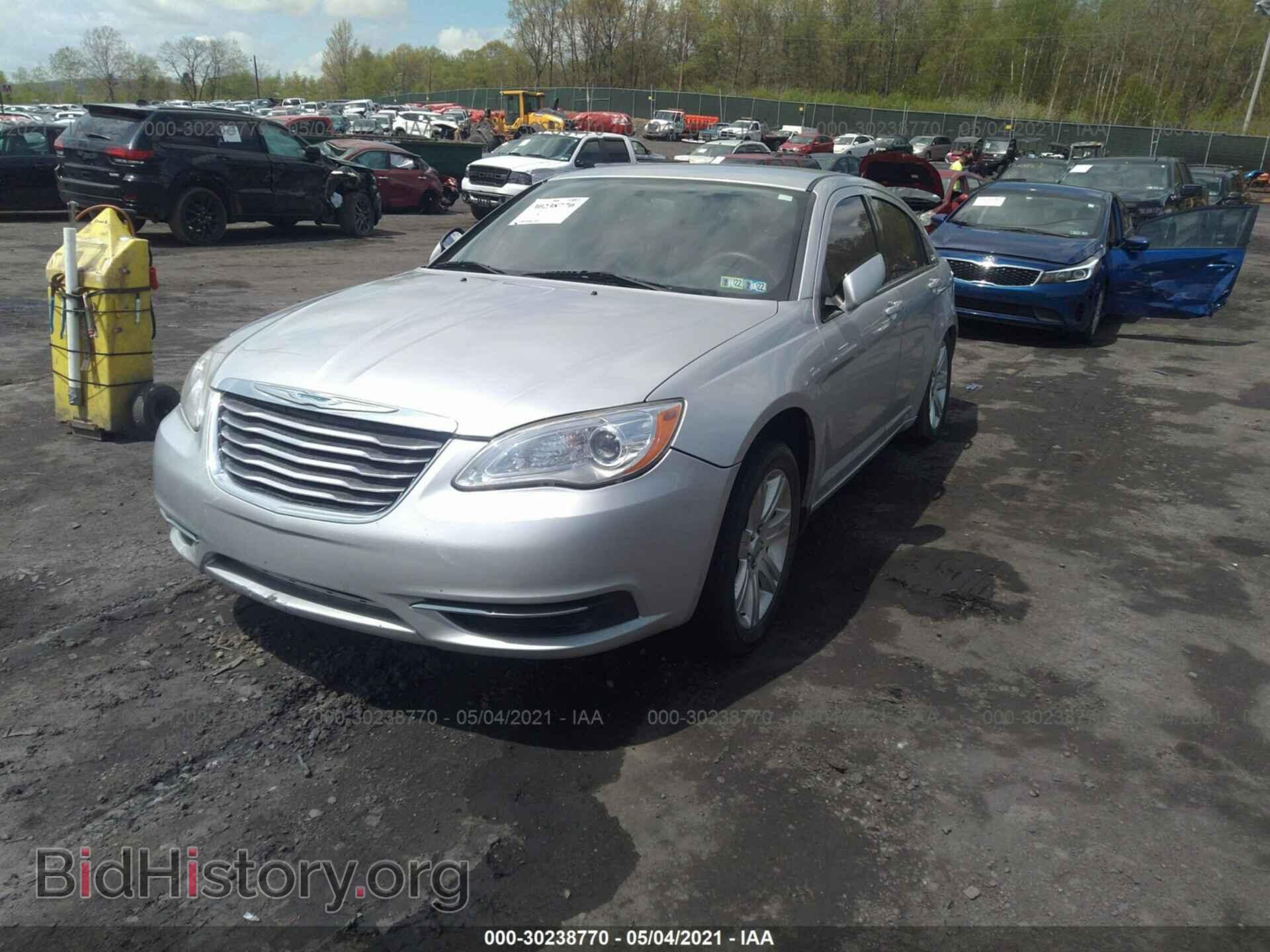 2012 CHRYSLER 200 - VIN: 1C3CCBAB0CN179846 - Фото 2