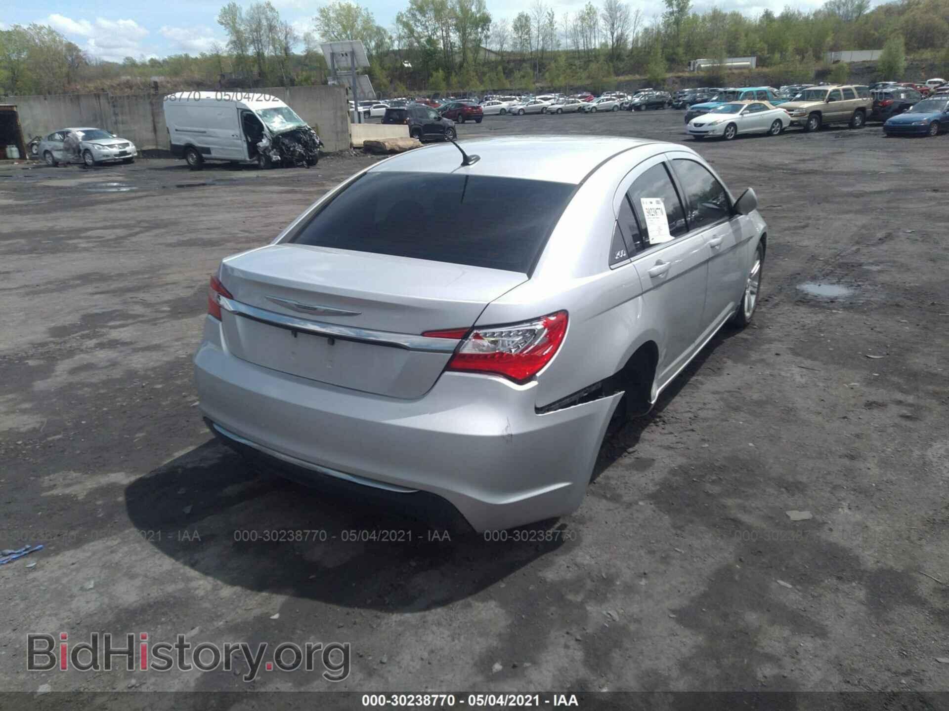 2012 CHRYSLER 200 - VIN: 1C3CCBAB0CN179846 - Фото 4