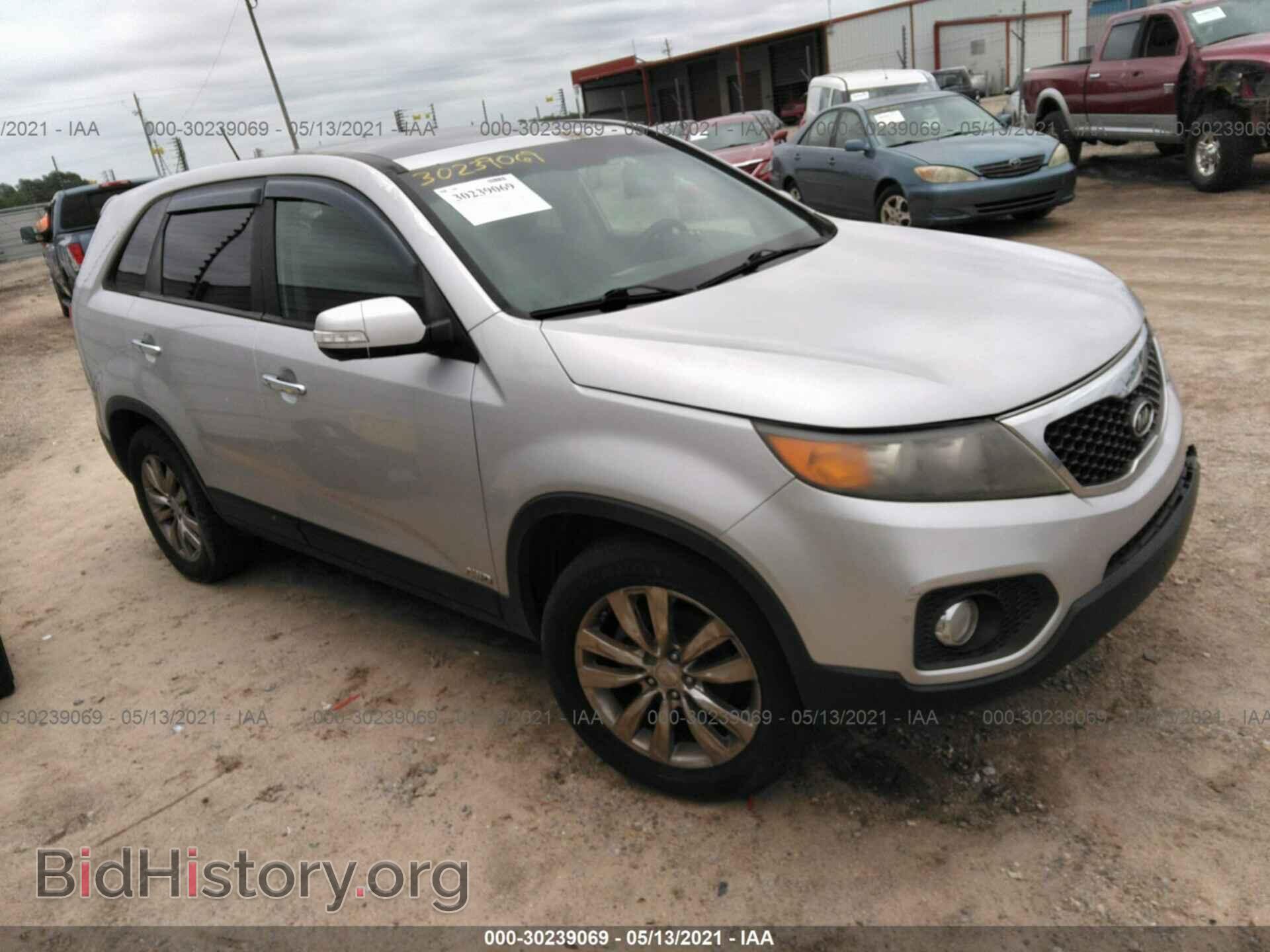 Photo 5XYKUDA21BG017889 - KIA SORENTO 2011