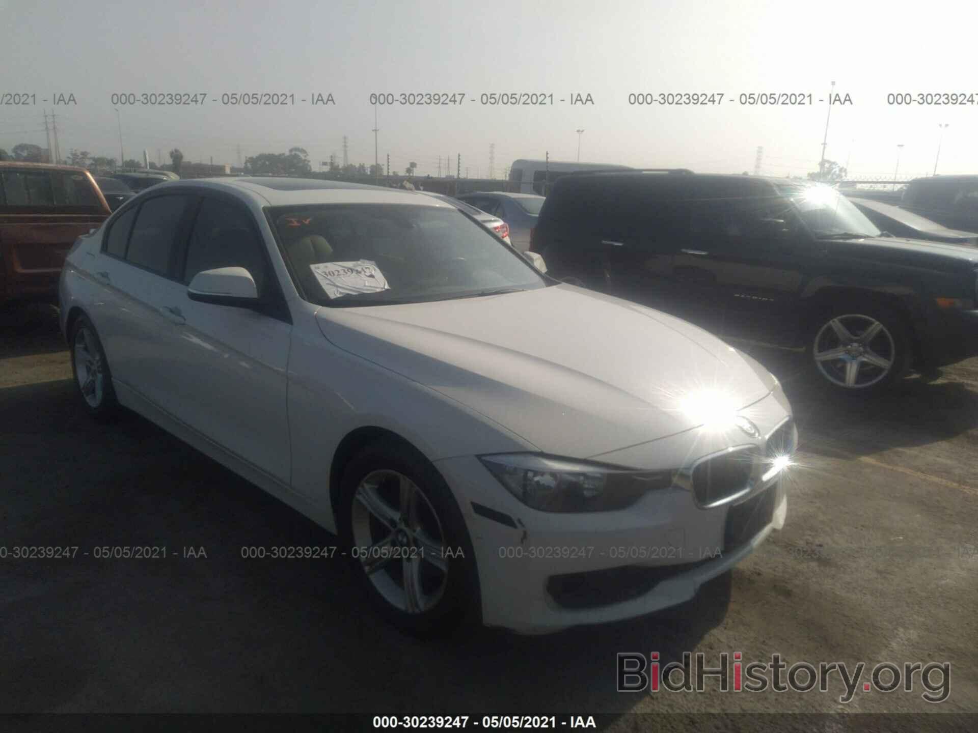 Photo WBA3A5C5XCF345906 - BMW 3 SERIES 2012