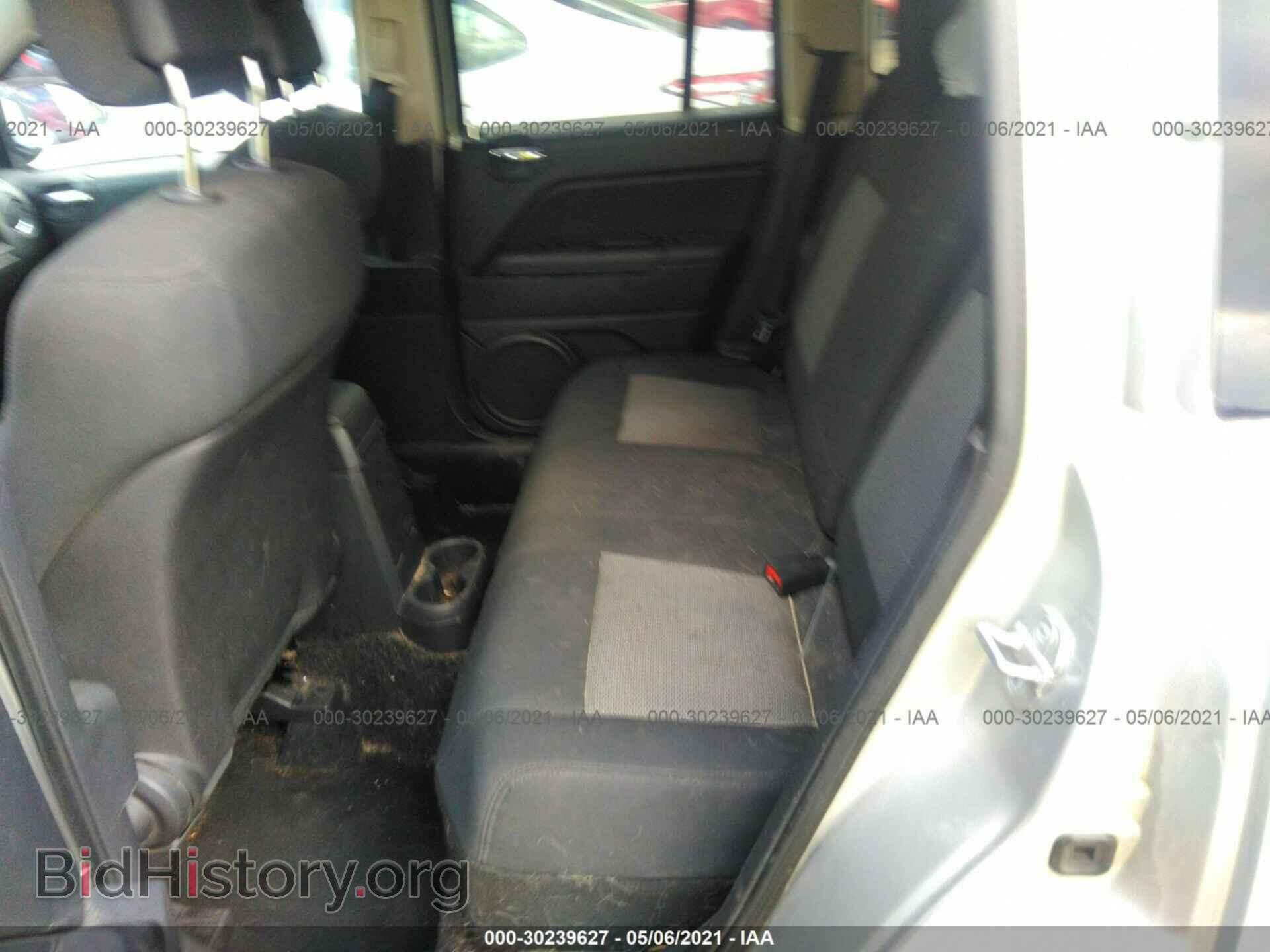 2010 JEEP COMPASS - VIN: 1J4NT4FA5AD522017 - Фото 8