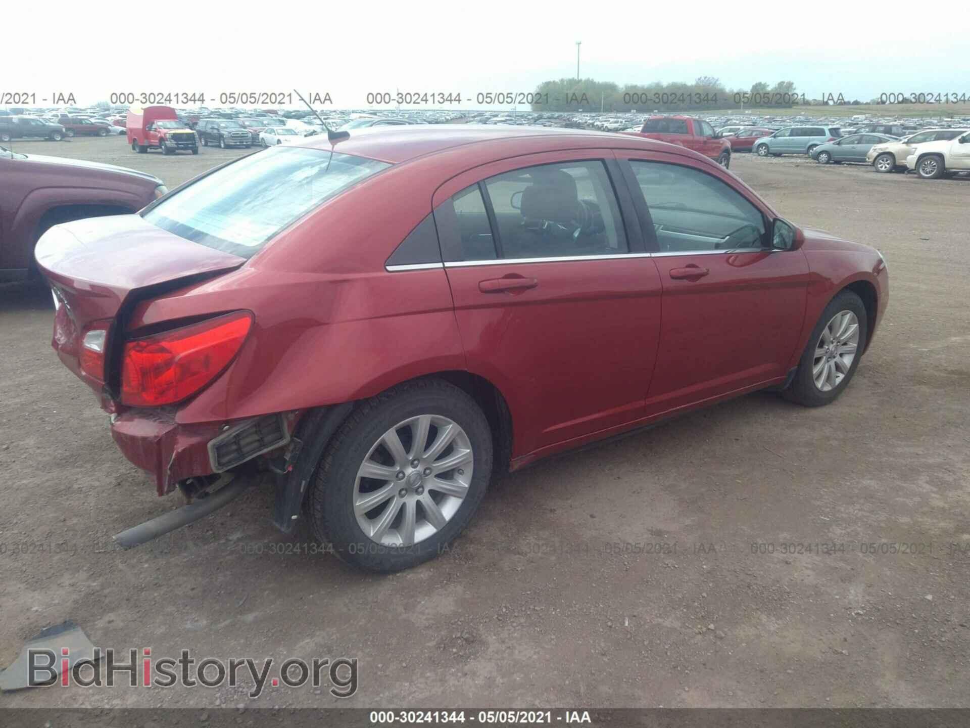2010 CHRYSLER SEBRING - VIN: 1C3CC5FB6AN163268 - Фото 4