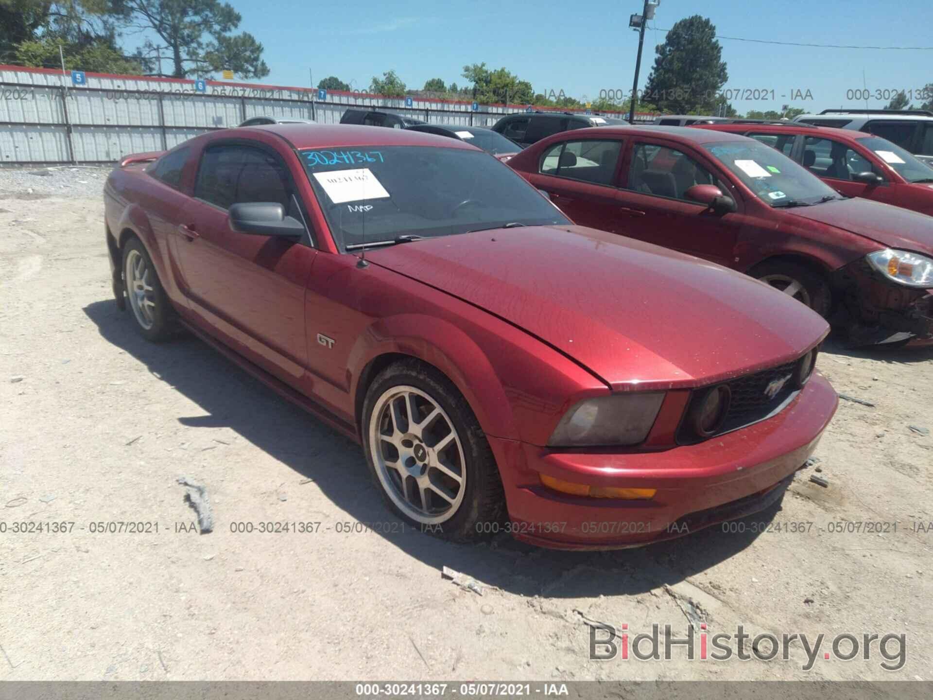 Photo 1ZVFT82H475268045 - FORD MUSTANG 2007