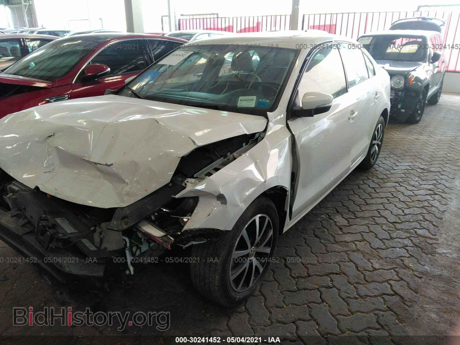 2017 VOLKSWAGEN JETTA - VIN: 3VWDB7AJ1HM397932 - Фото 2