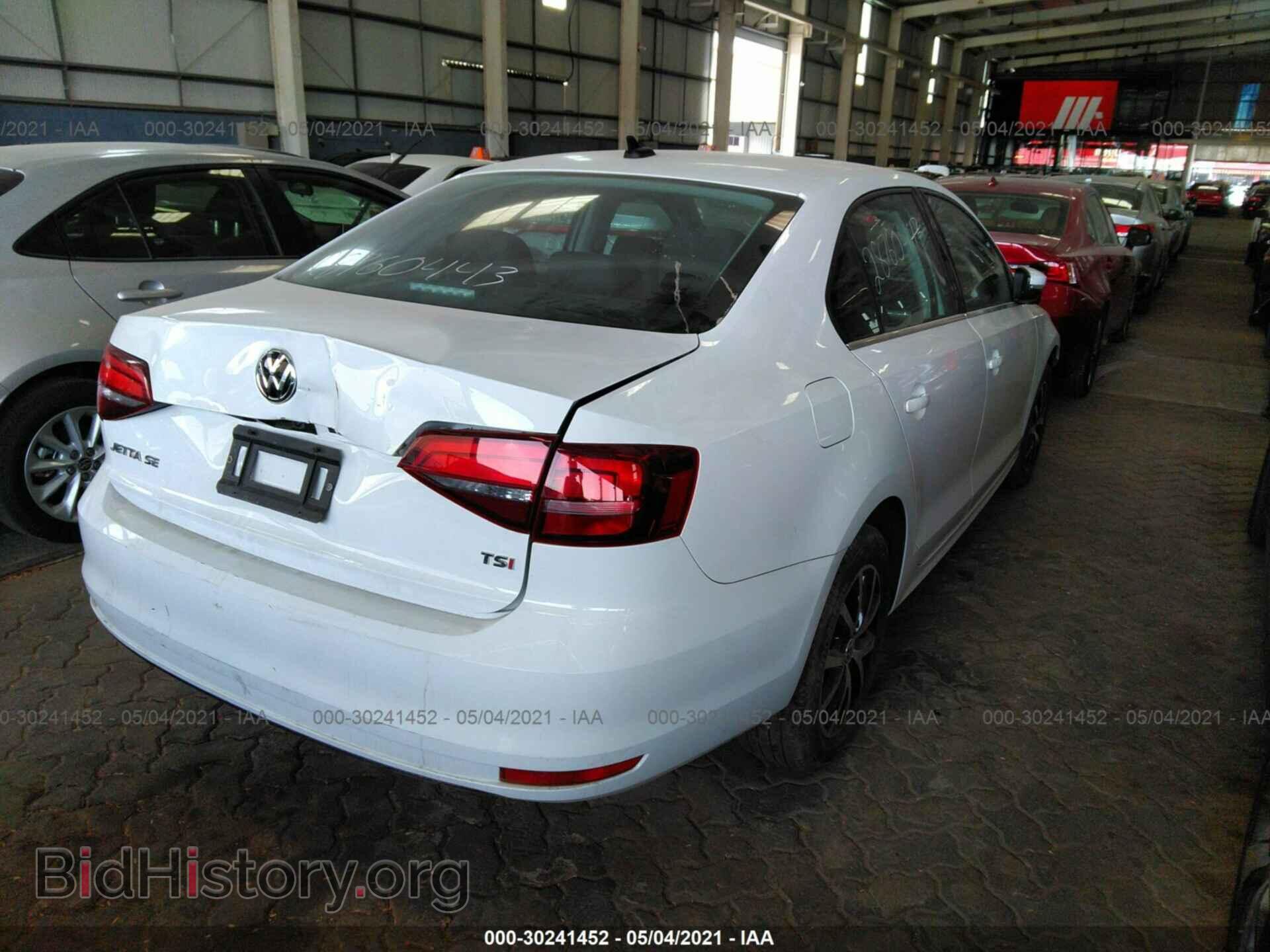 2017 VOLKSWAGEN JETTA - VIN: 3VWDB7AJ1HM397932 - Фото 4