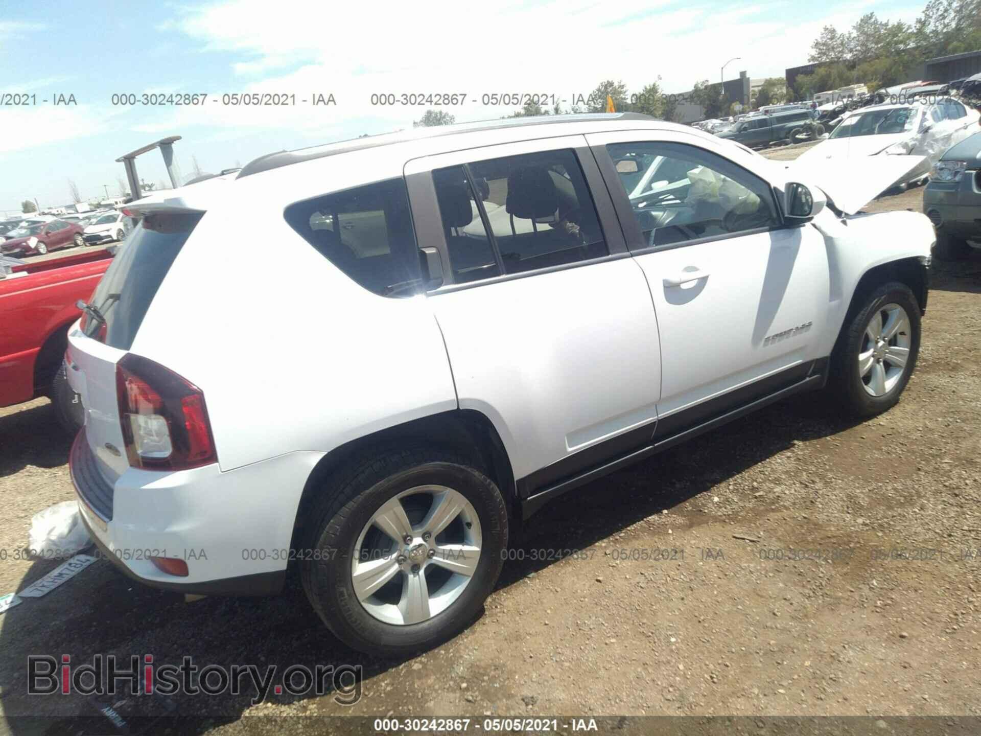 2015 JEEP COMPASS - VIN: 1C4NJCEA8FD220154 - Photo 4