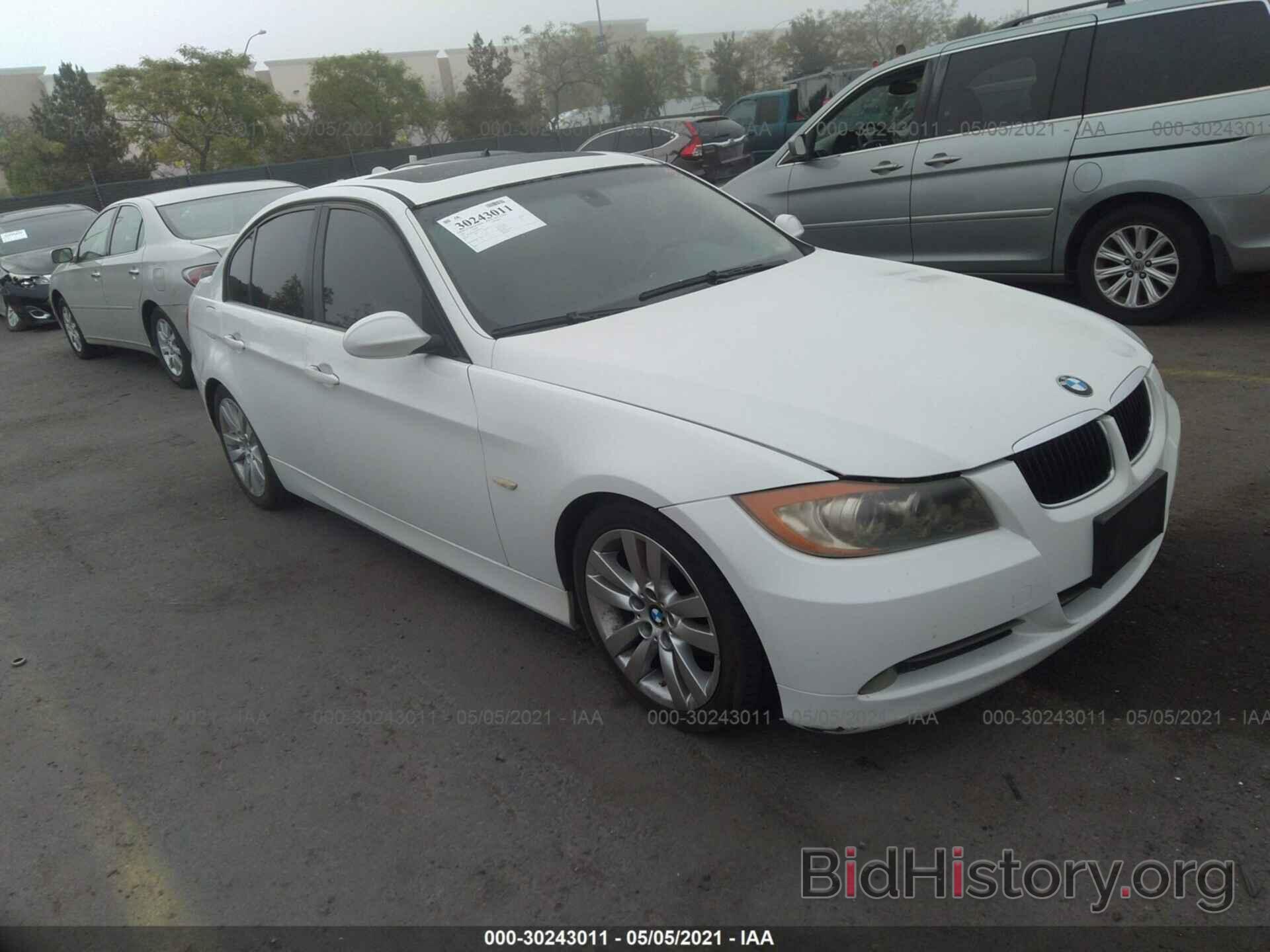 Photo WBAVC535X8FZ84118 - BMW 3 SERIES 2008